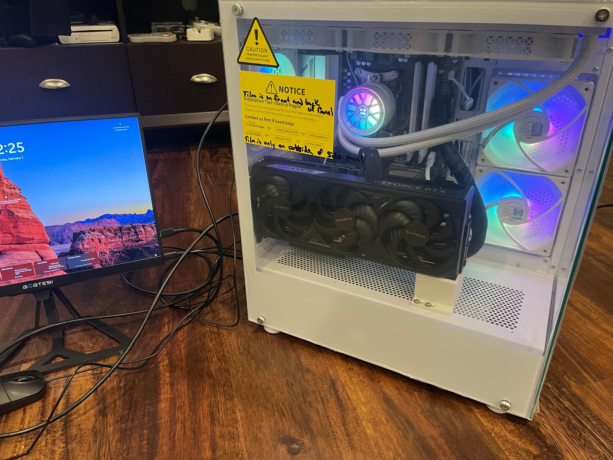 BEAST IN WHITE - GeForce RTX5070ti Ryzen 7700X 32GB DDR5 - 360 AIO