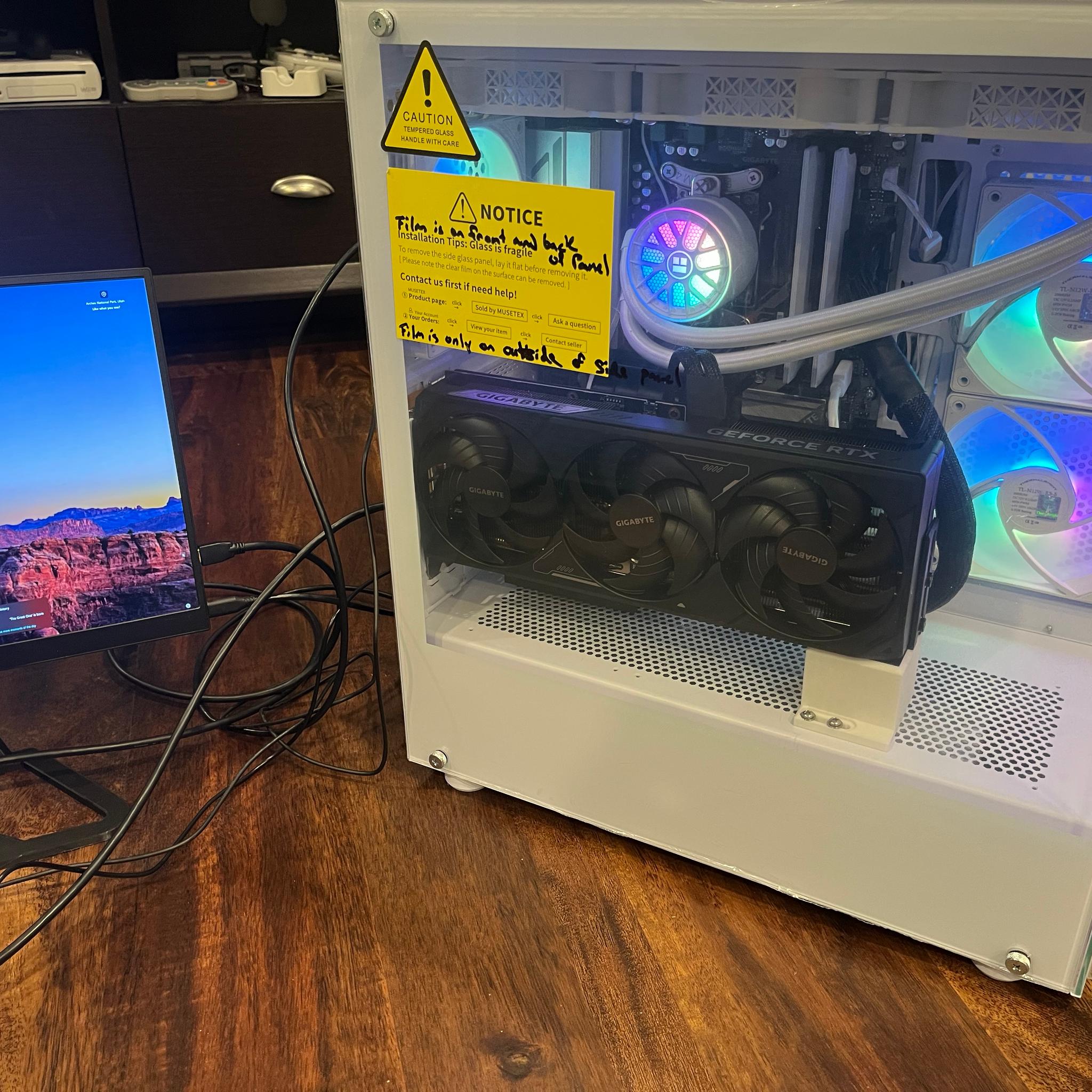 BEAST IN WHITE - GeForce RTX5070ti Ryzen 7700X 32GB DDR5 - 360 AIO