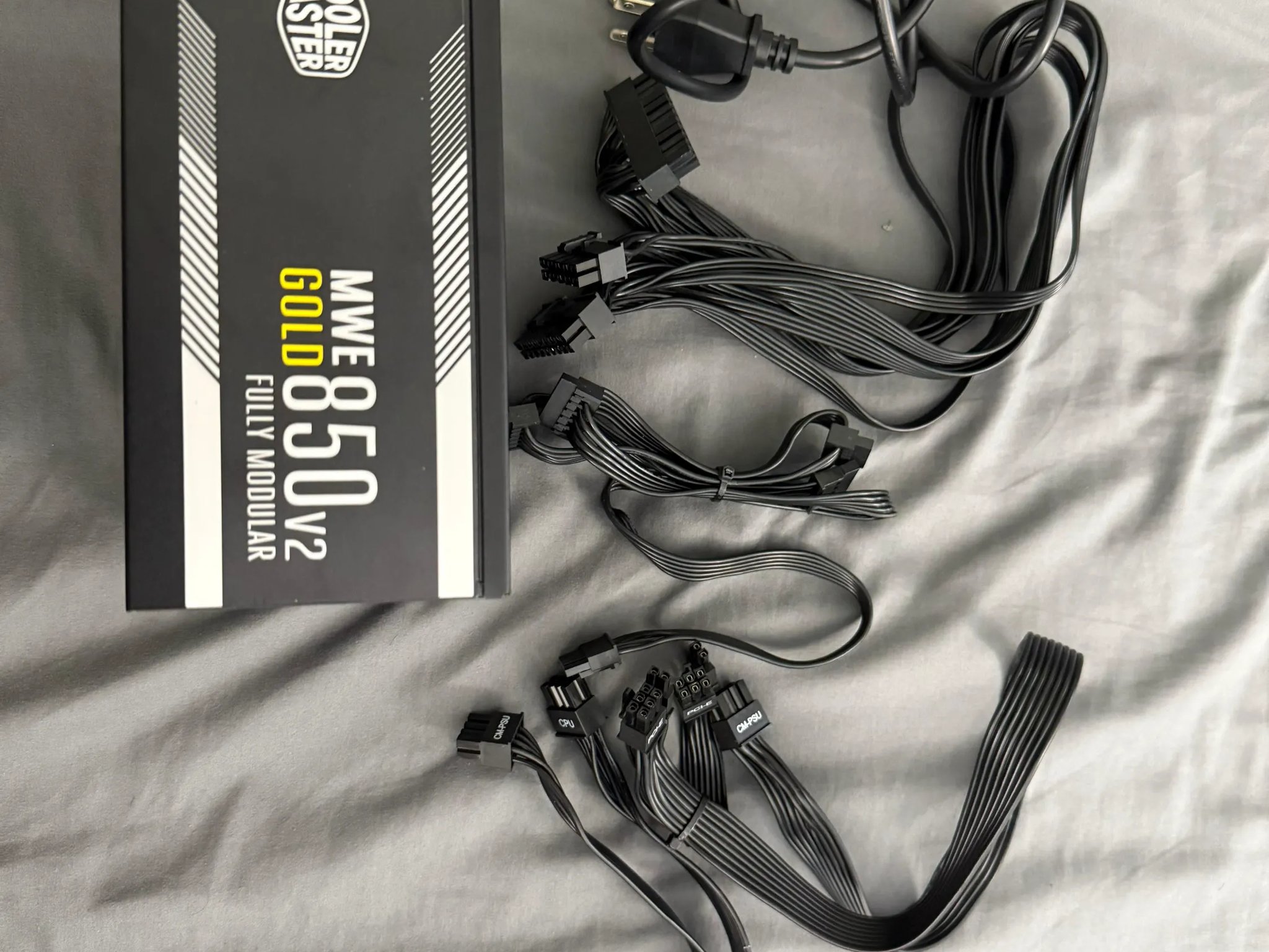 Cooler Master MWE Gold 850 V2 Full Modular, 850W, 80+ Gold Efficiency PSU