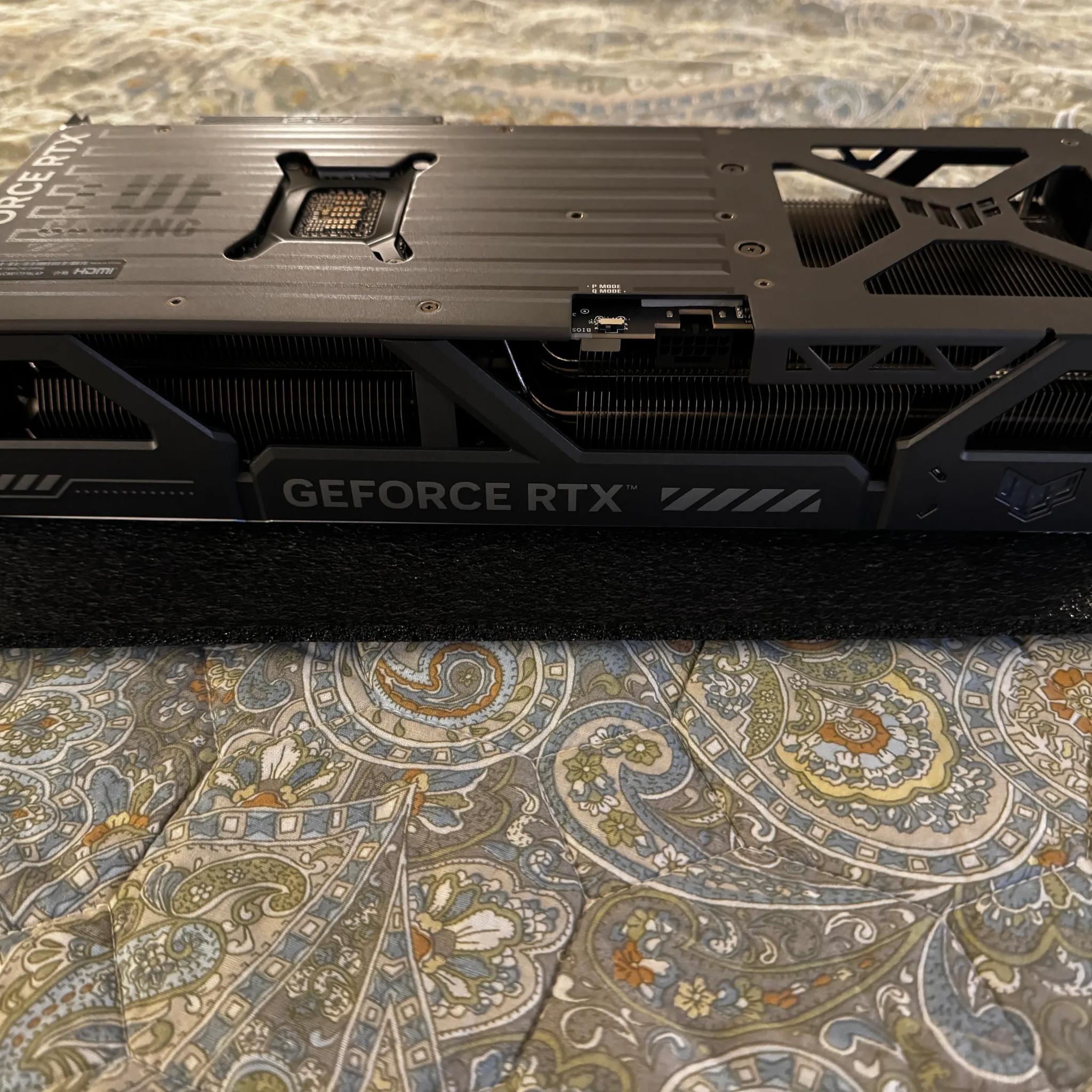 ASUS - TUF Gaming NVIDIA GeForce RTX 5080 16GB GDDR7 PCI Express 5.0 Graphics