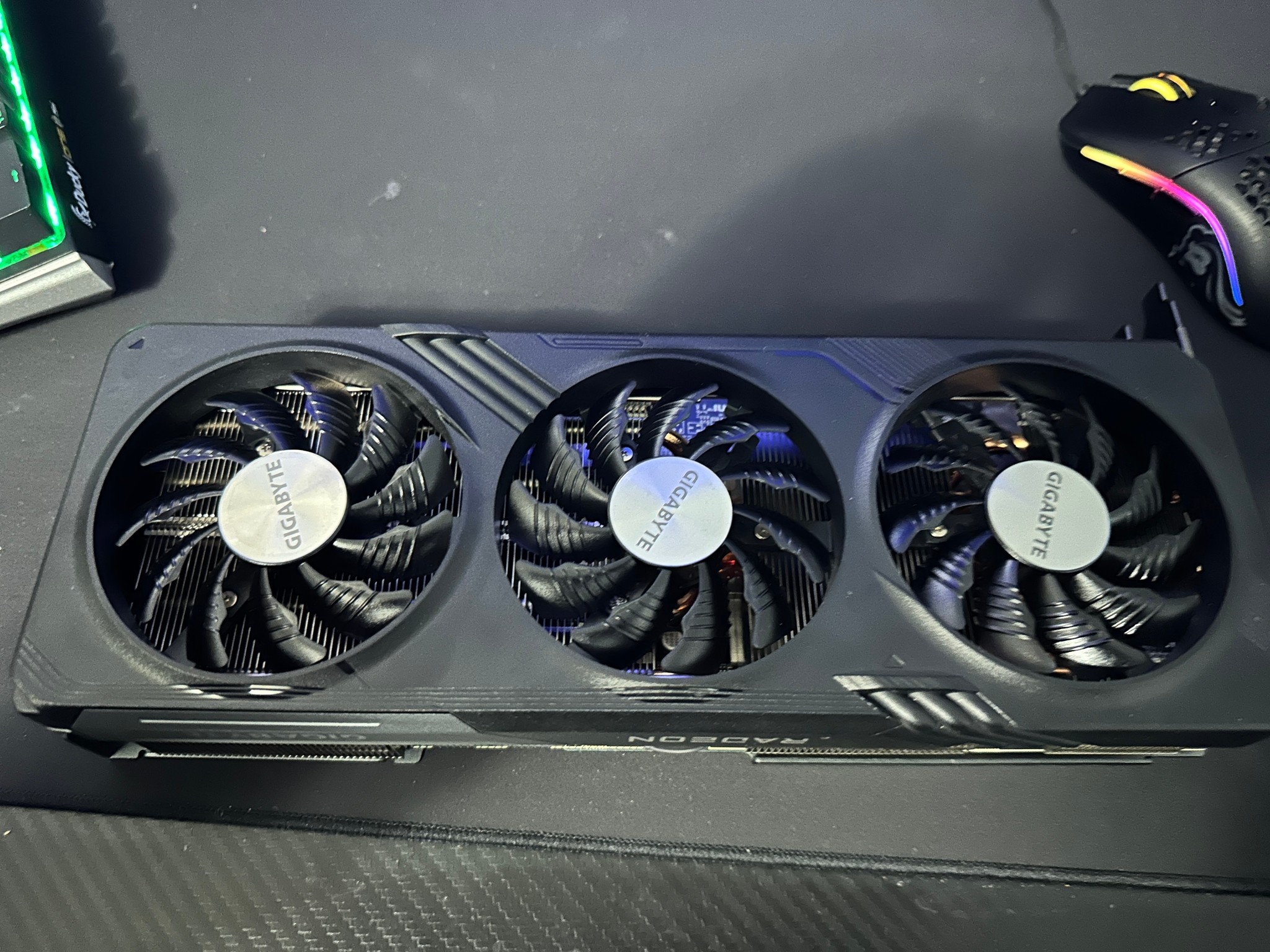 Gigabyte Radeon RX 7600 XT GAMING OC 16G