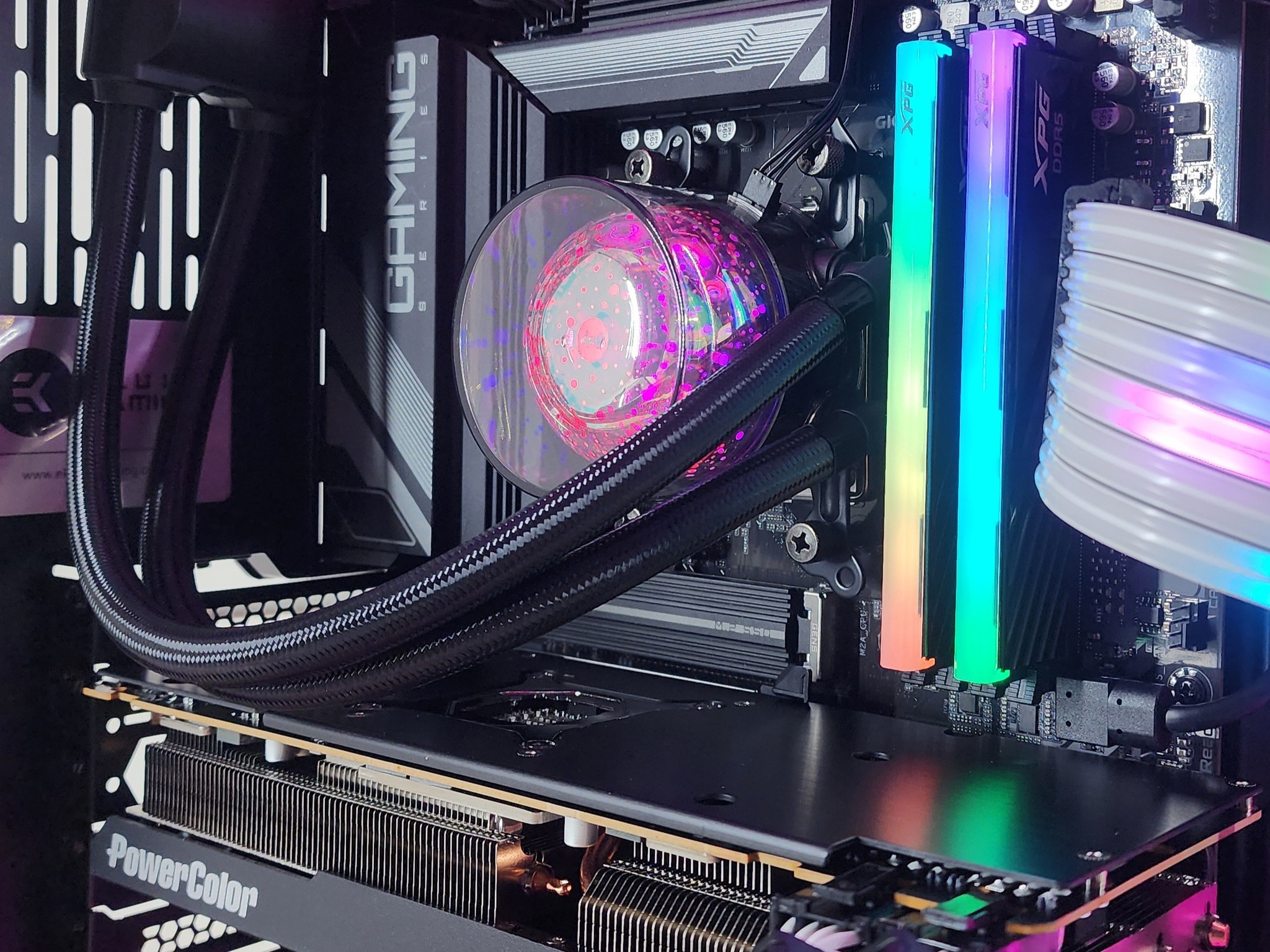 Gaming PC Ryzen 7 7700 32GB RAM 1TB SSD RX 7800 XT 16GB Windows 11 Computer