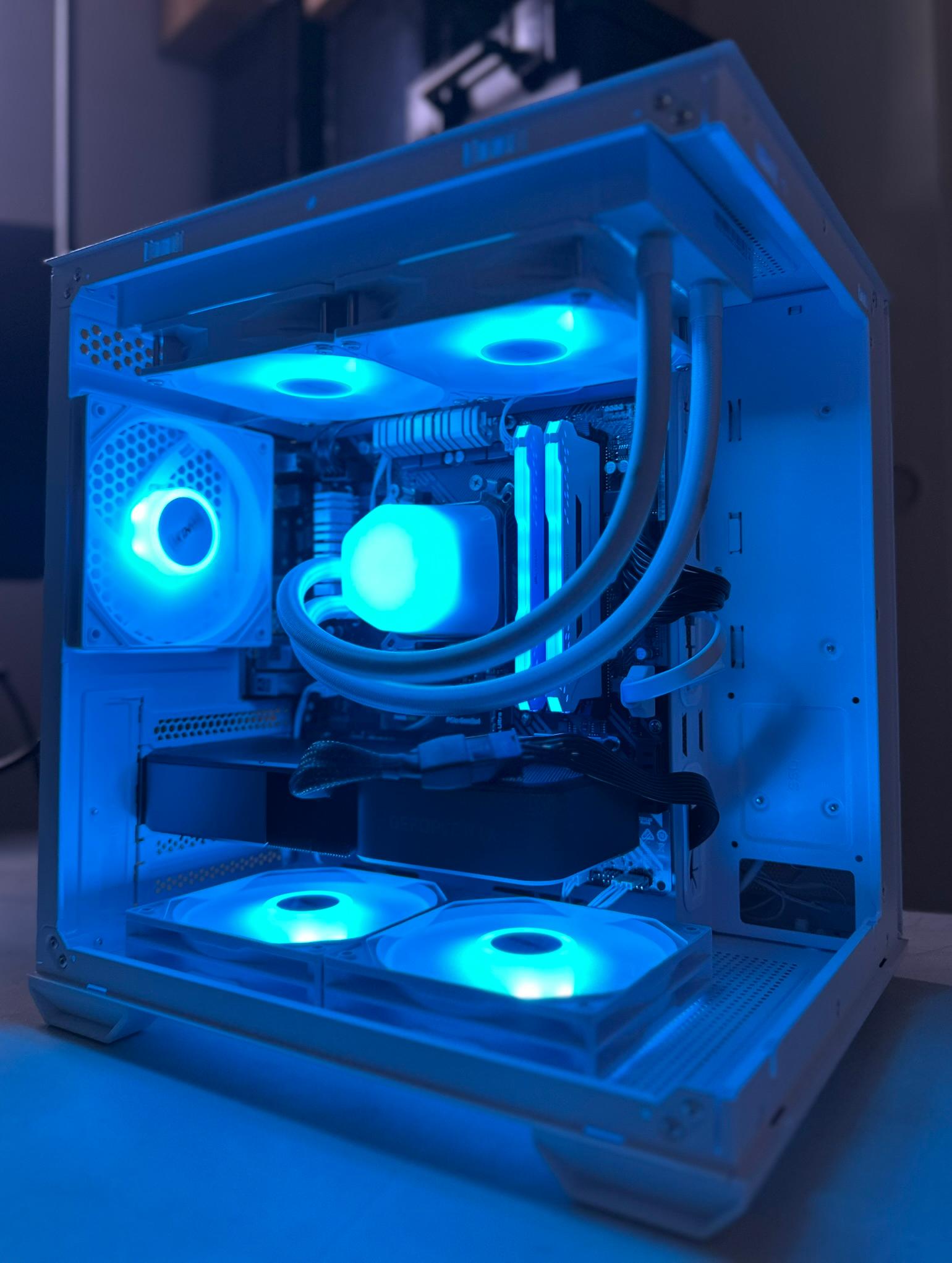 Ryzen 7 3700X / RTX 3070 / 512GB NVME / 32GB RAM