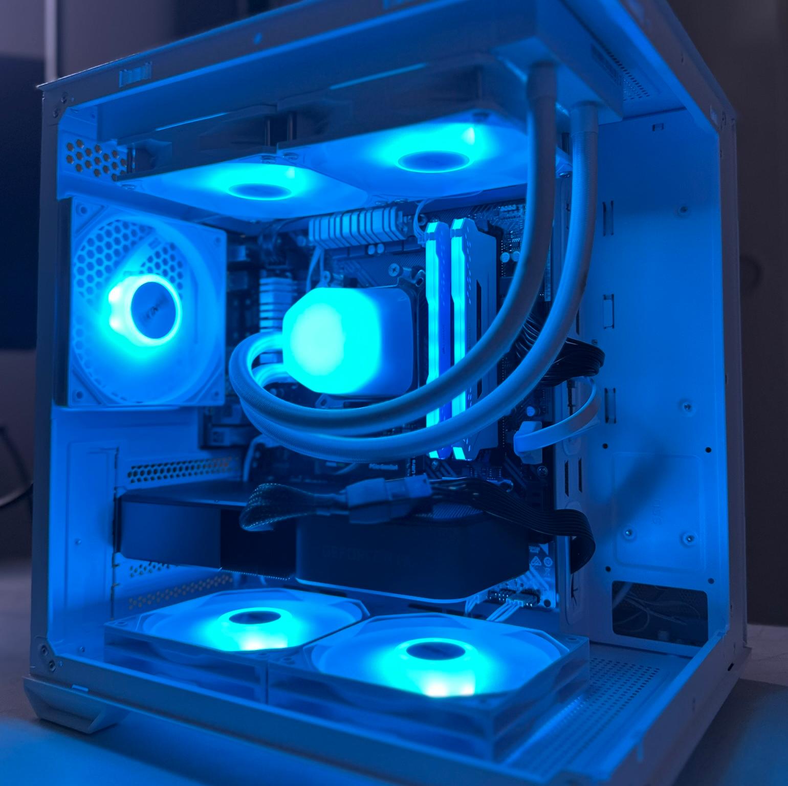 Ryzen 7 3700X / RTX 3070 / 512GB NVME / 32GB RAM