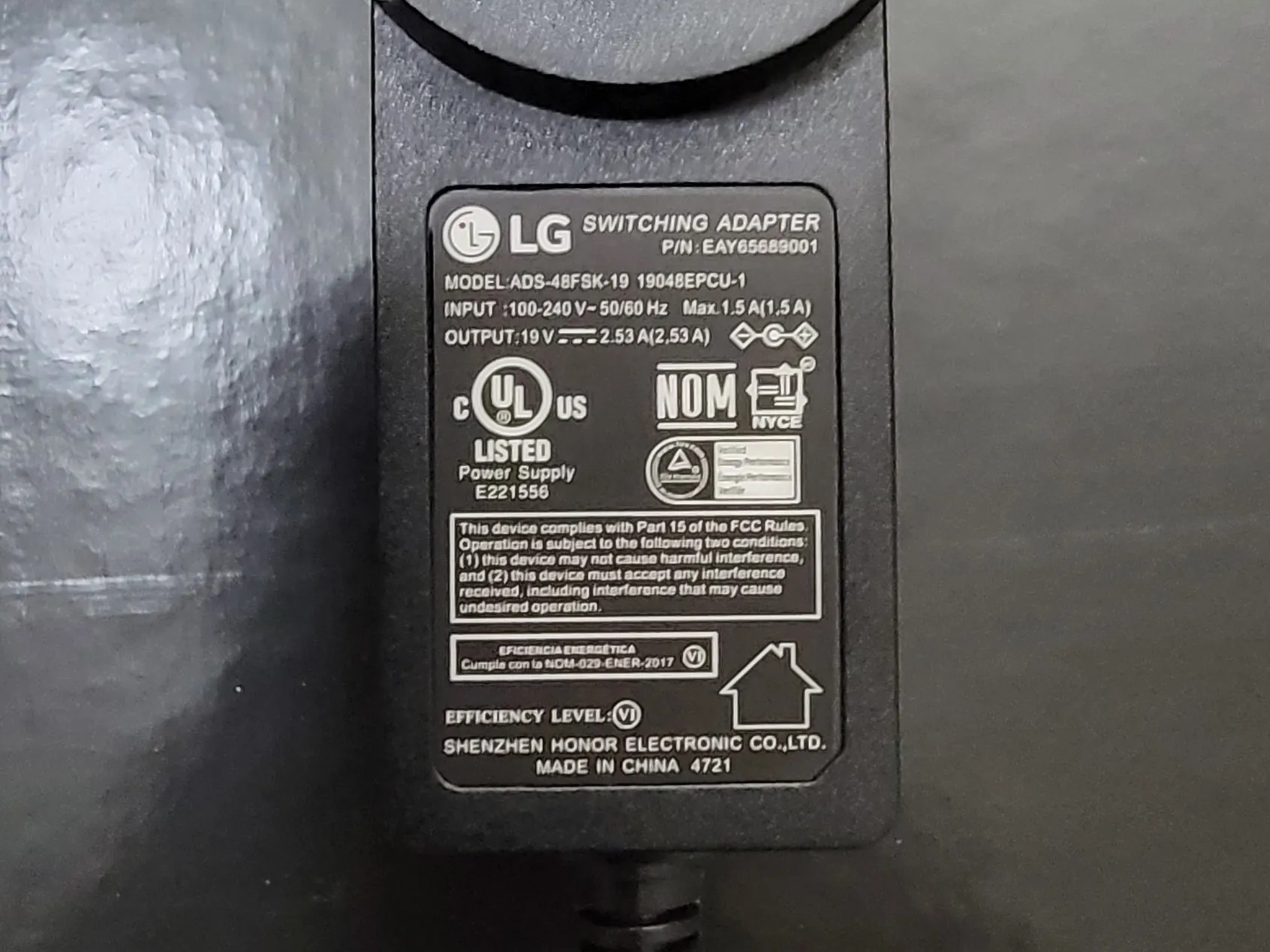 LG 32 inch UltraGear 1440p Nano IPS 1ms 165Hz HDR Monitor with G-SYNC and FreeSync Compatibility