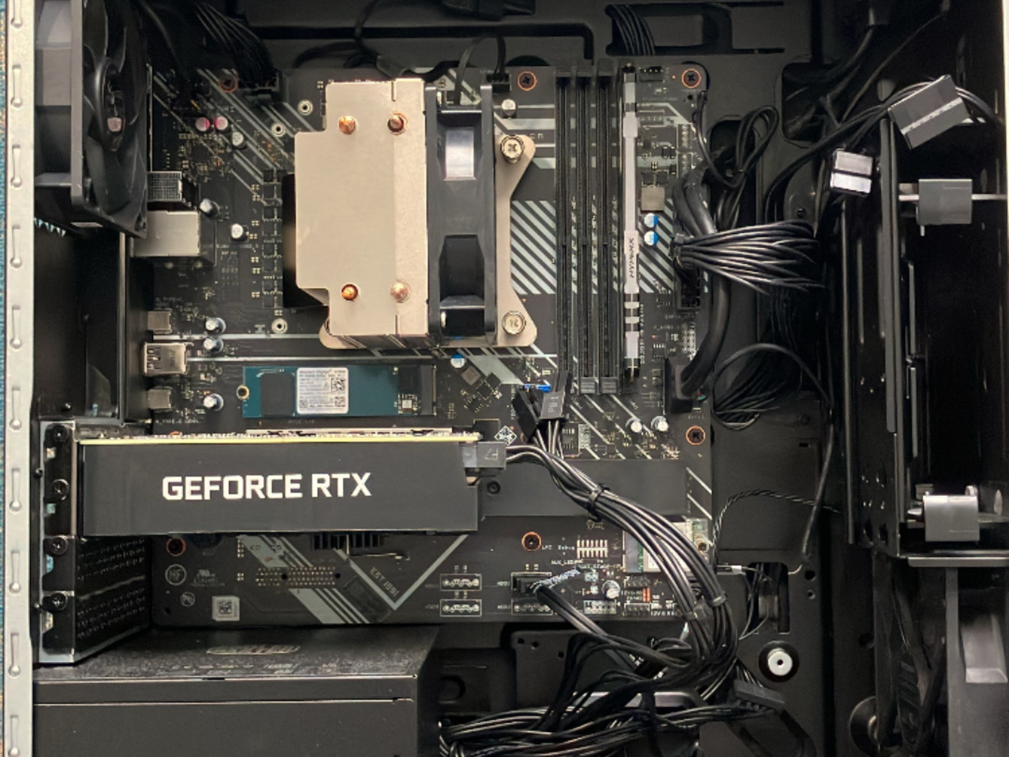 OMEN 25L Gaming Desktop | AMD Ryzen 5 5600G | GeForce RTX 3050 OEM