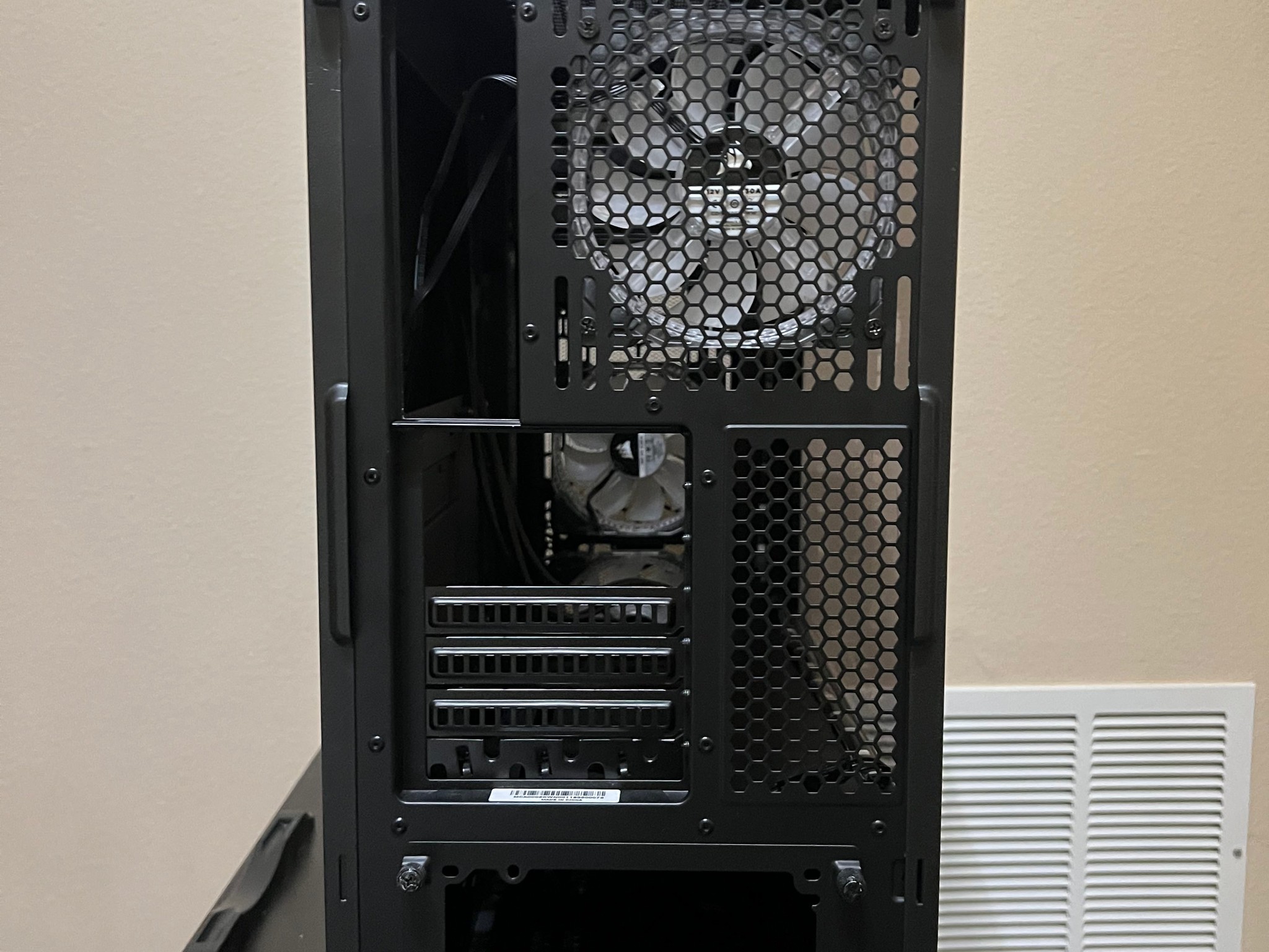 Cooler Master MasterCase Pro 5 - Screws & accessories included