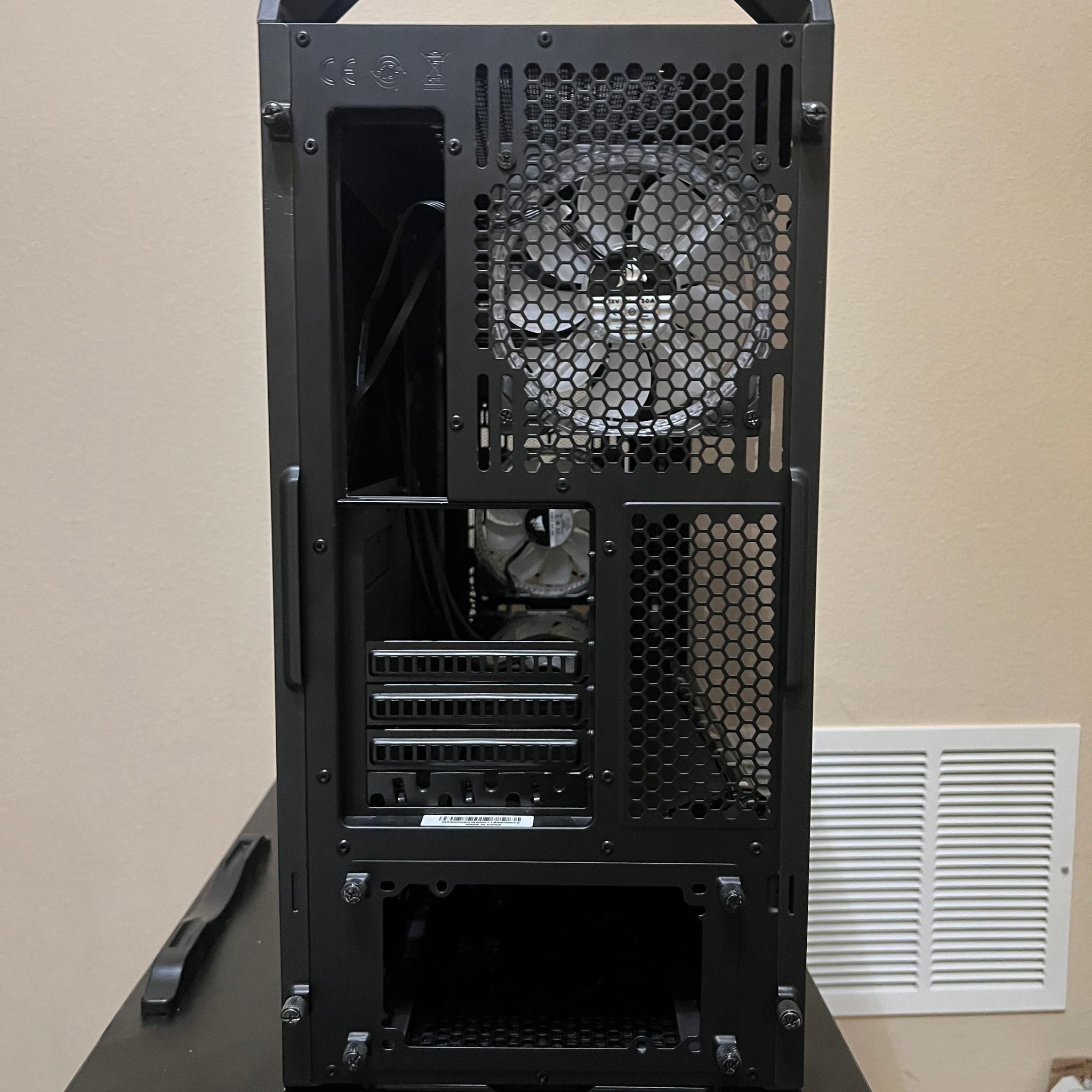 Cooler Master MasterCase Pro 5 - Screws & accessories included