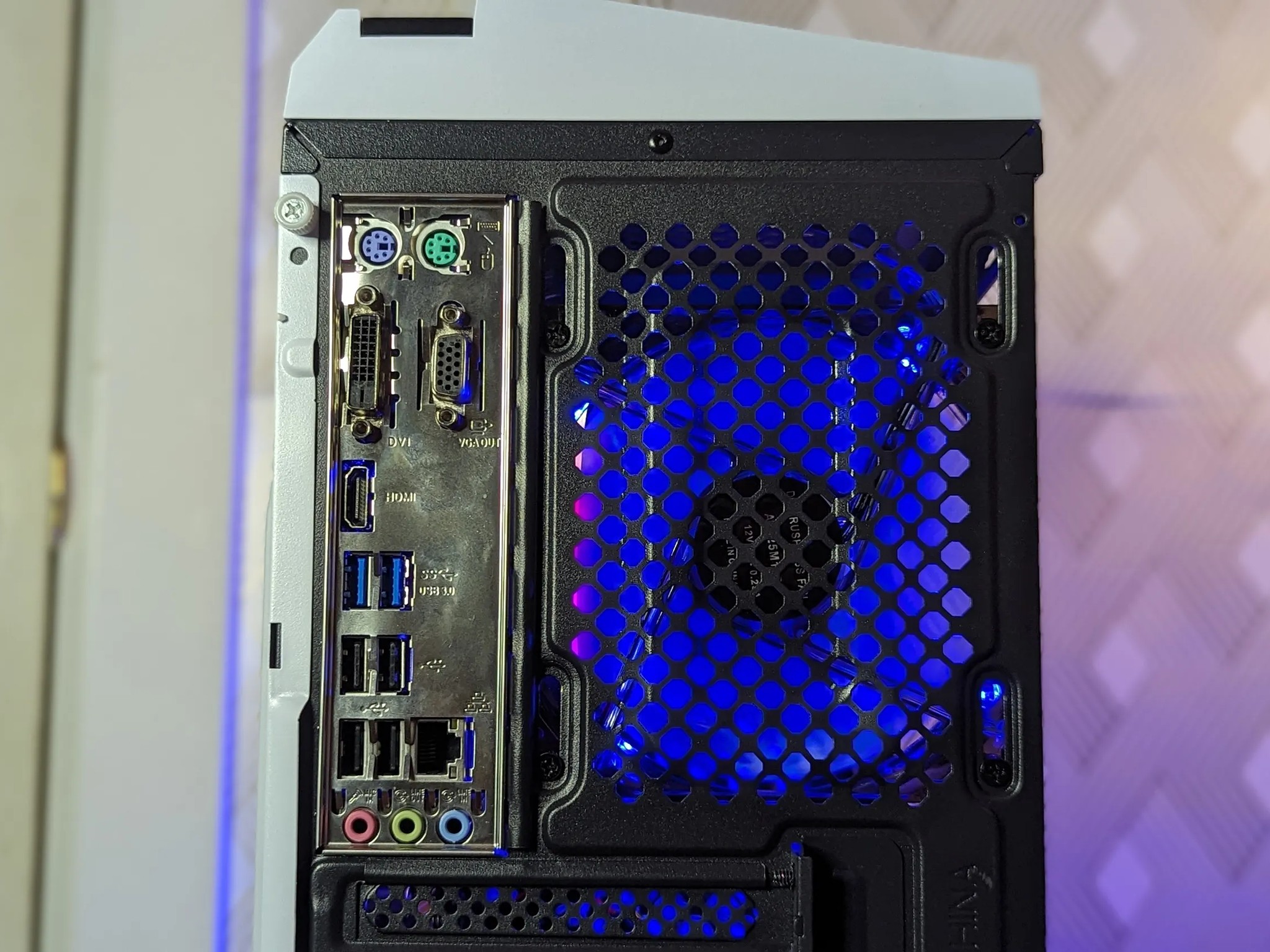 *CLEARANCE* 🎮 ESPORTS GAMING PC SETUP 🎮 - 1080p Gaming- Intel i7-7700 + GTX 1050 Ti + 16GB DDR4