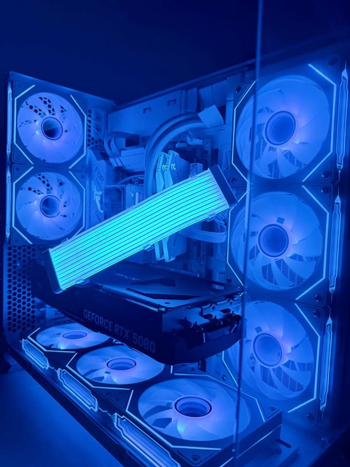❄️ Snow Vision- 9800X3D | RTX 5080 |32GB DDR5 | Windows 11 Pro