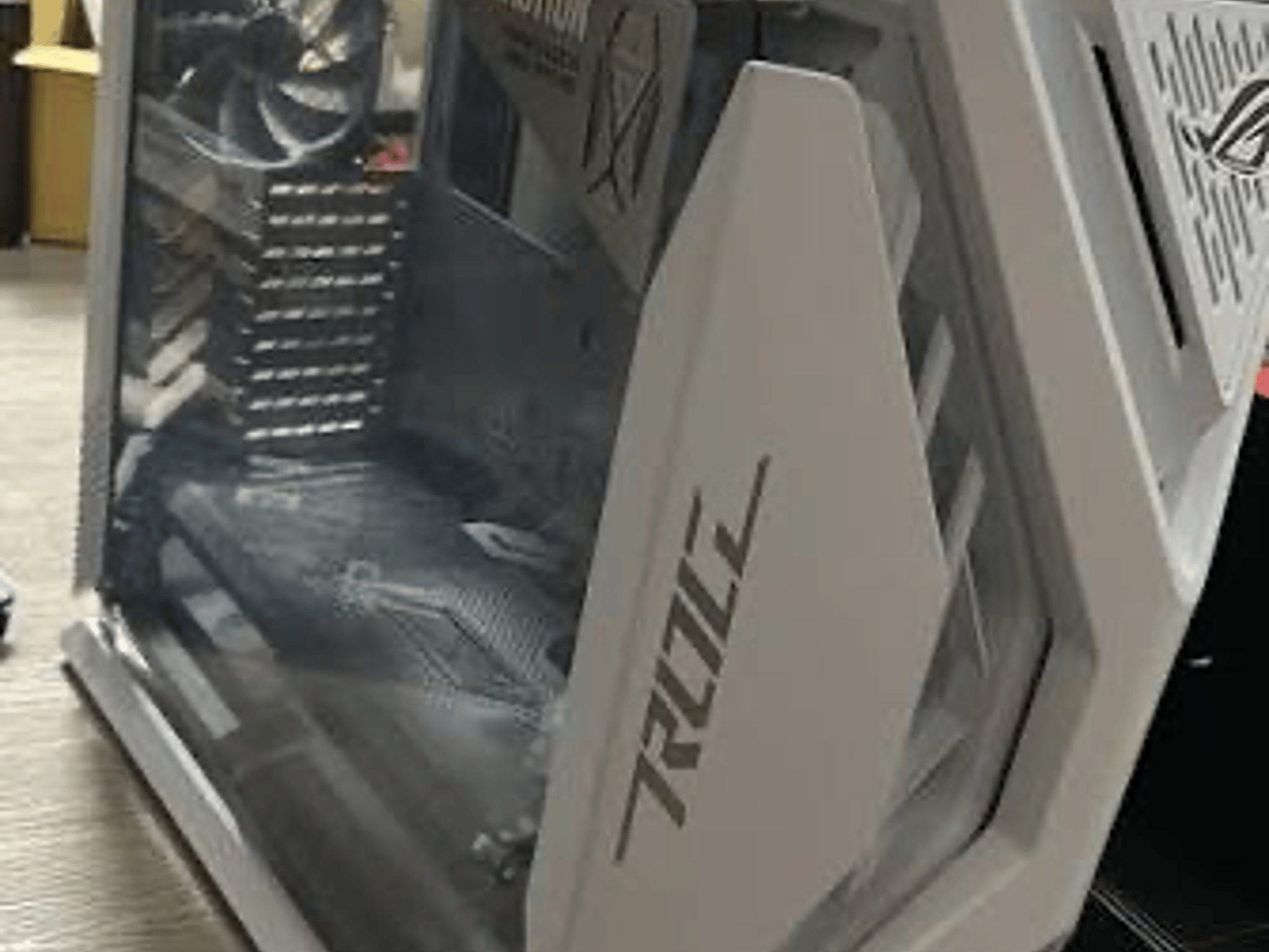 Open Box Asus Rog Hyperion WHITE