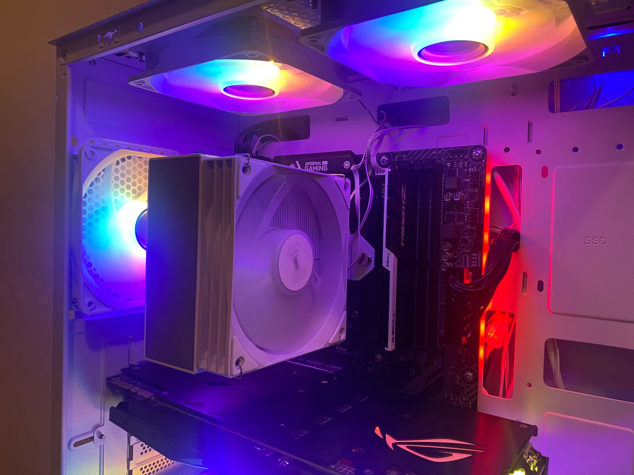 White RGB Gaming PC | Ryzen 5 3600 | GTX 1080 8GB | 16GB DDR4 | 500GB M.2 SSD