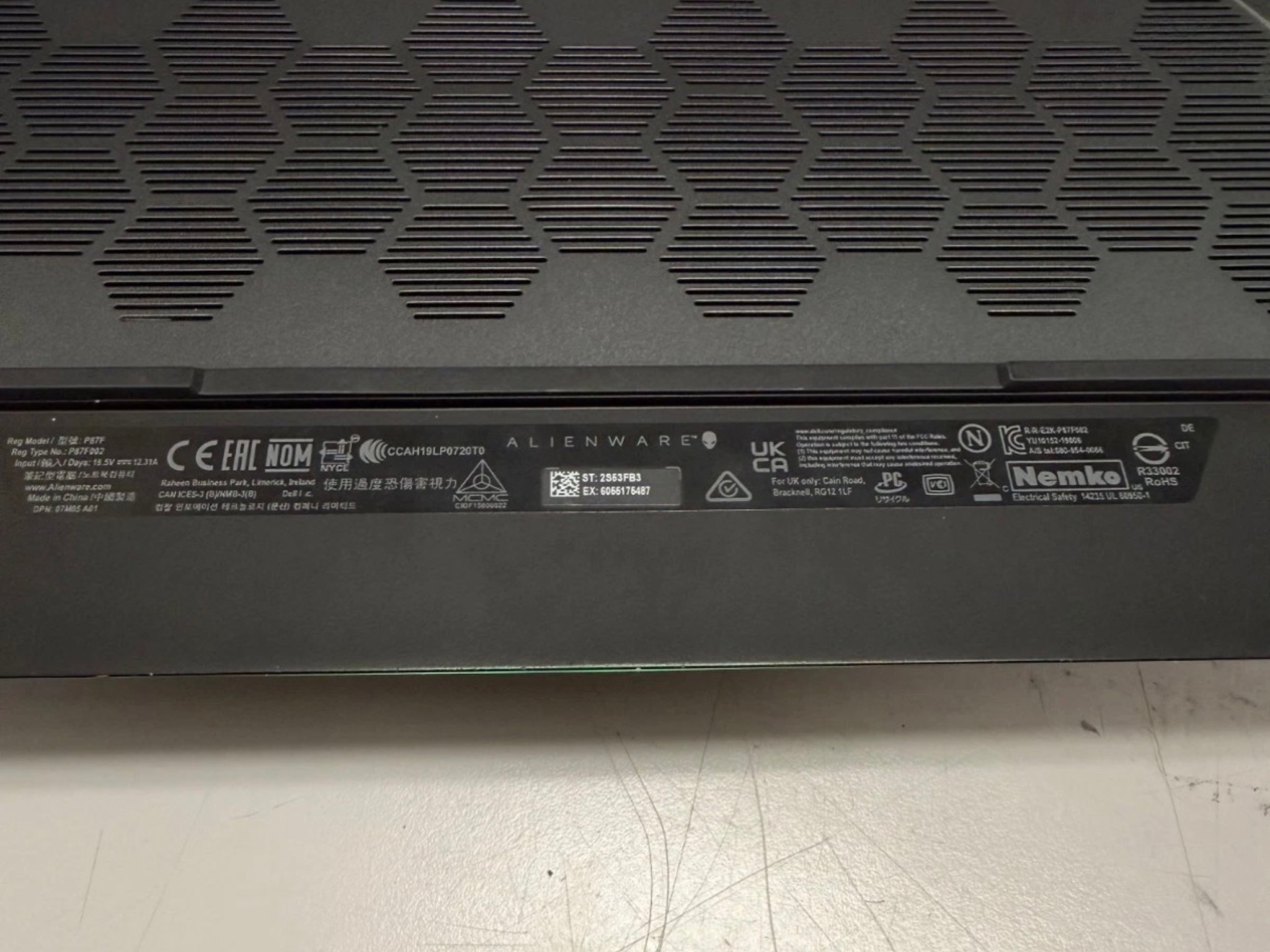 Dell Alienware M15 R3 Intel i7 10750H AMD RX 5500M 16GB RAM 512 GB NVME SSD