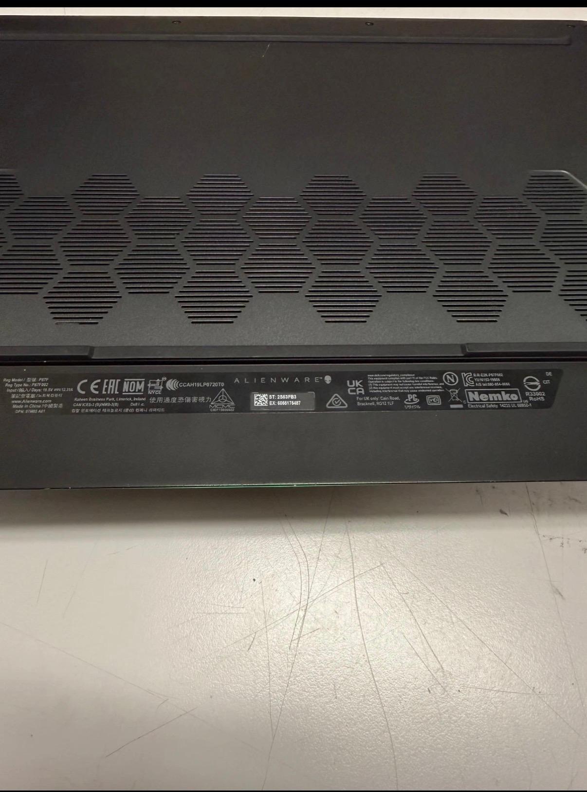 Dell Alienware M15 R3 Intel i7 10750H AMD RX 5500M 16GB RAM 512 GB NVME SSD