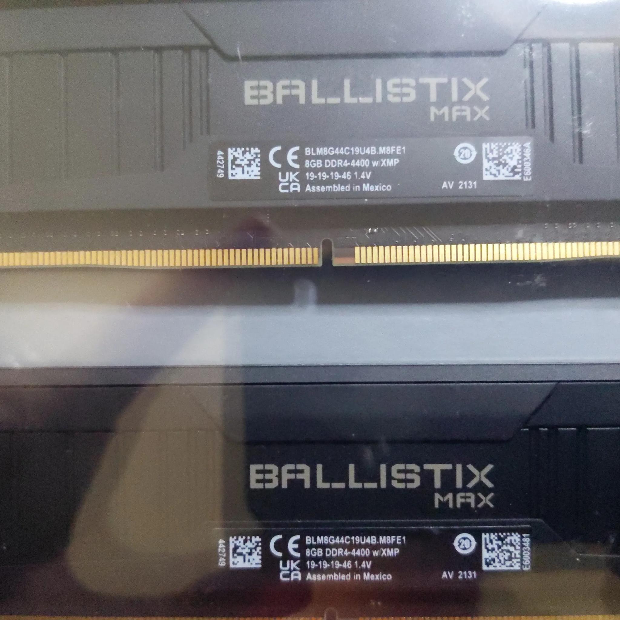 4400MHz Crucial Ballistix MAX 16 GB (2 x 8 GB) DDR4-4400 CL 19 Memory