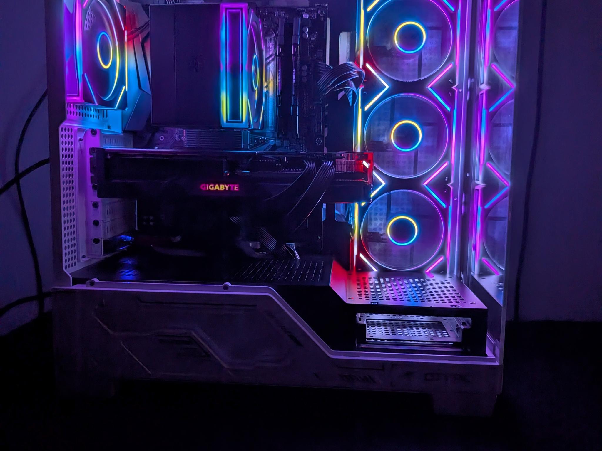 Gaming PC RX 7700 XT-Ryzen 7 5700x-32GB DDR4 3200-1 TB NVME