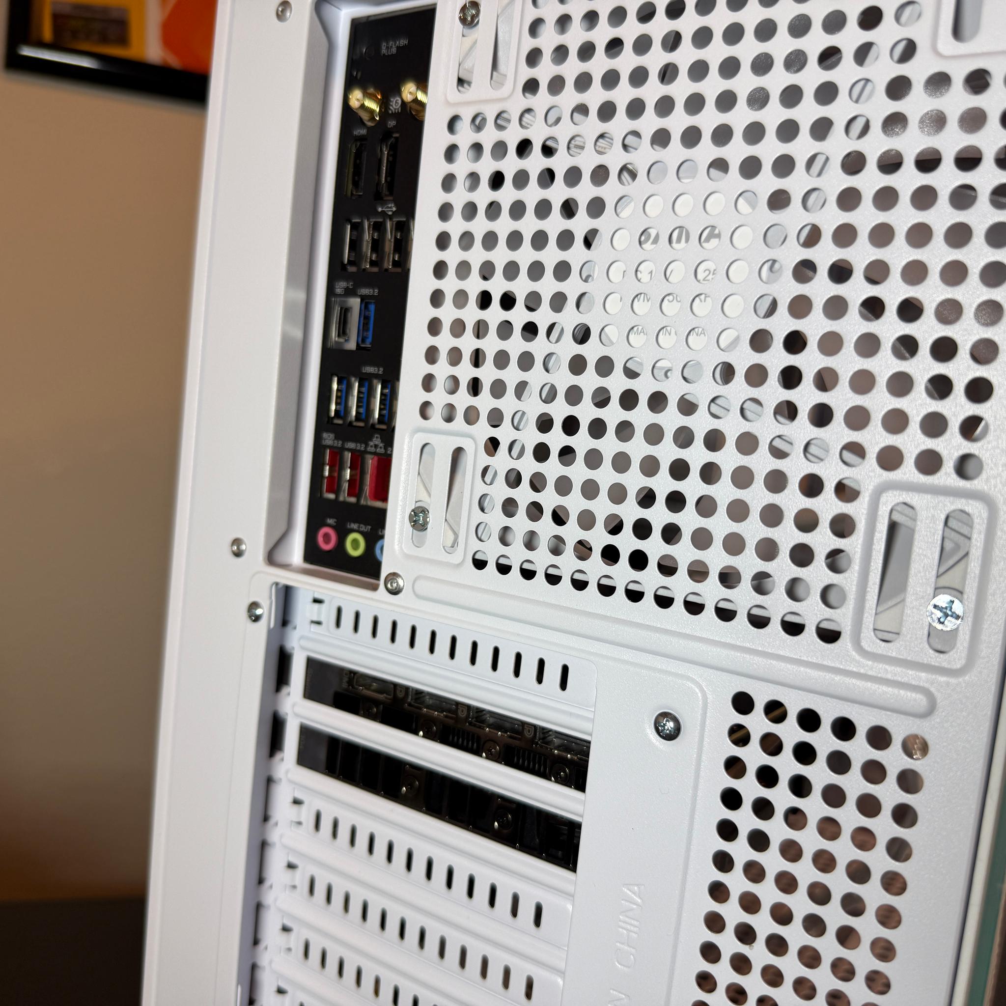 🪵RTX 4070 Super, Ryzen 5 9600X, 32gb DDR5, 2TB NVMe🪵| Gaming/Streaming PC | Customizable Screen!