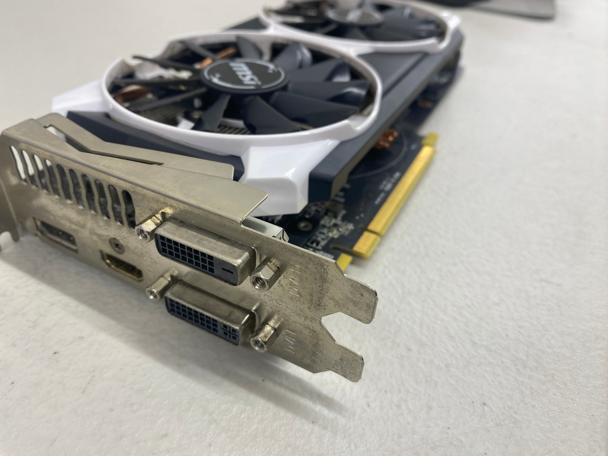 MSI Radeon R9 380 GAMING 4G 4GB GDDR5 256-Bit Twin Frozr Graphics Card