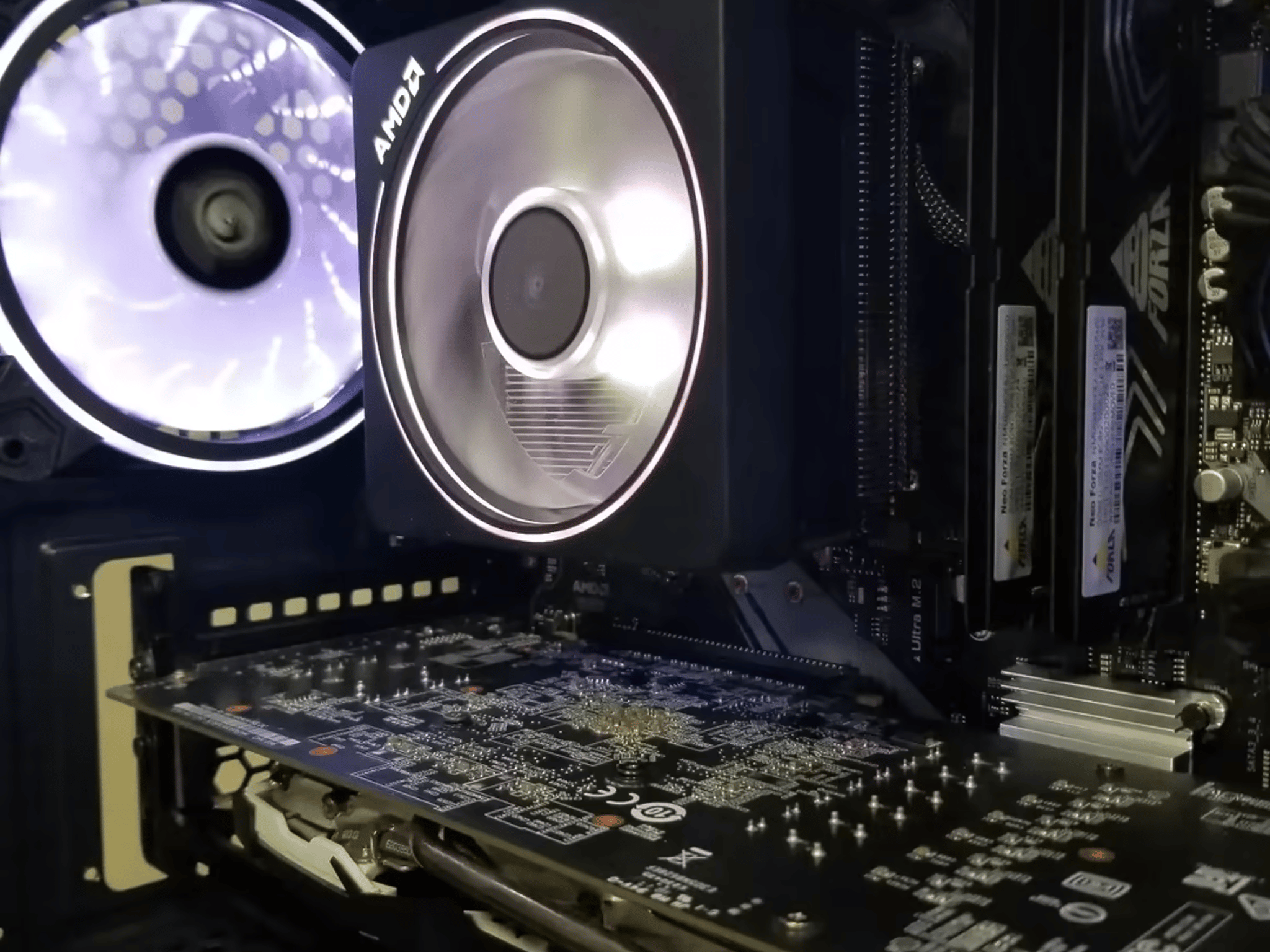 AMD Ryzen 5 1600 // AMD Radeon RX 580 8GB // NEO Forza 2x8 16GB 3200MHz // KLEVV 480GB SSD