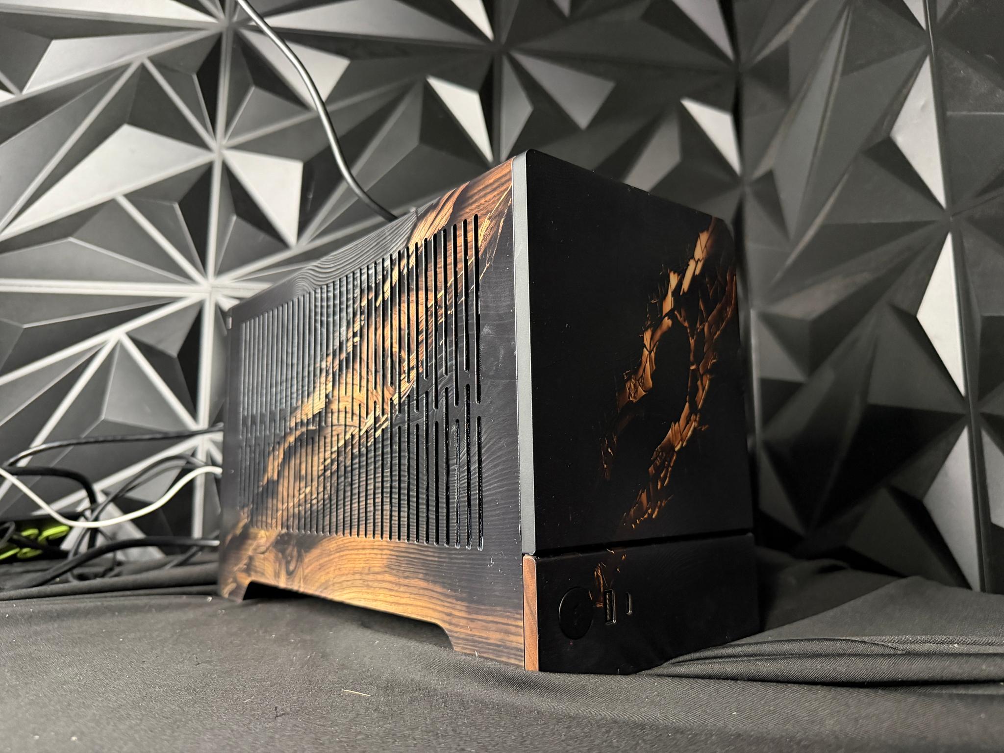 🌙🌲 MIDNIGHT OAK 🌲🌙 Ryzen 7 7700X| RTX 5070| 32 GB DDR5| 2 TB Nvme | 850W Gold PSU