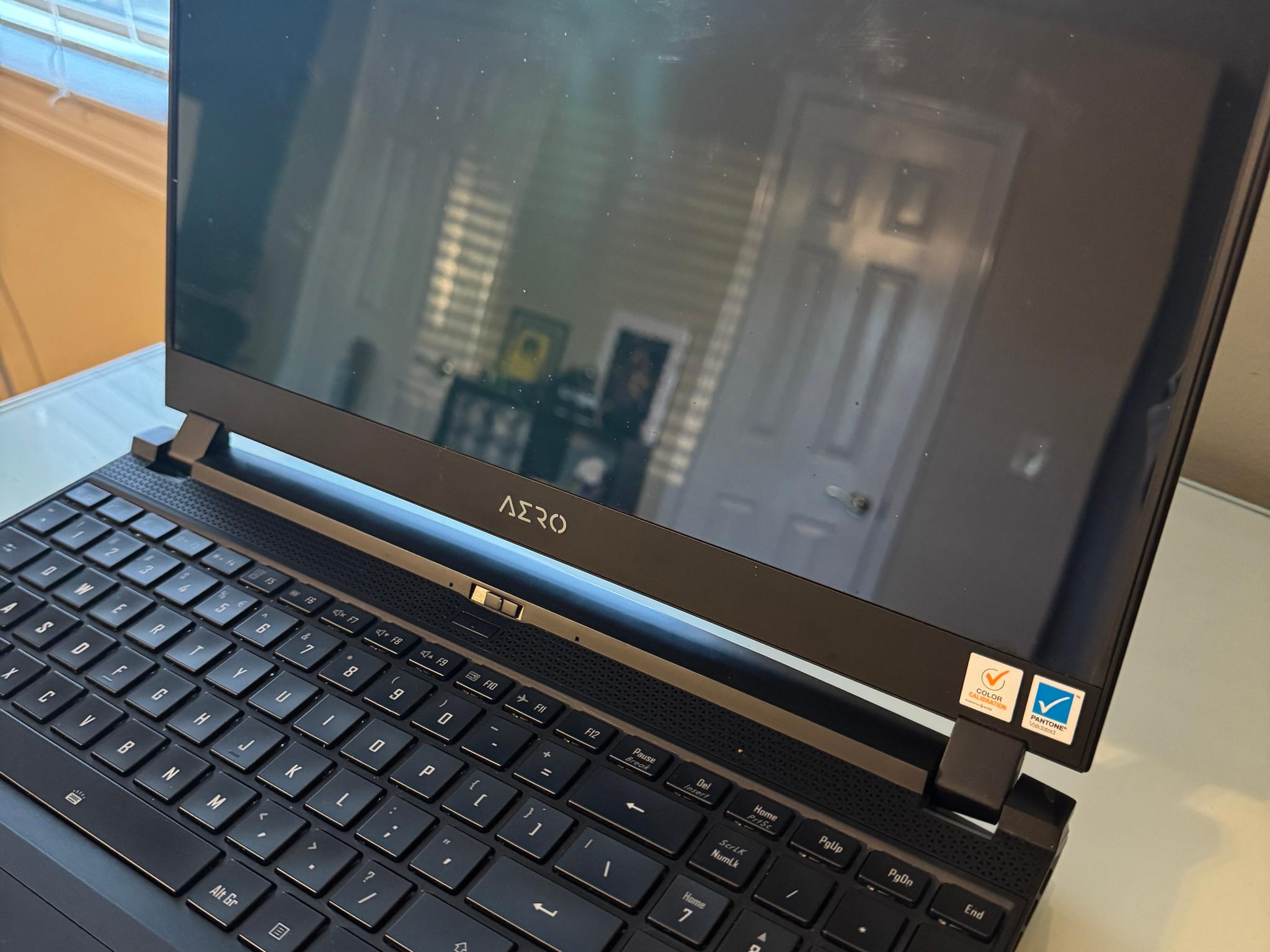 GIGABYTE Aero 15.6" 4K OLED Laptop - Intel Core i7-11800H - 16GB - NVIDIA GeForce RTX 3060 1TB SSD