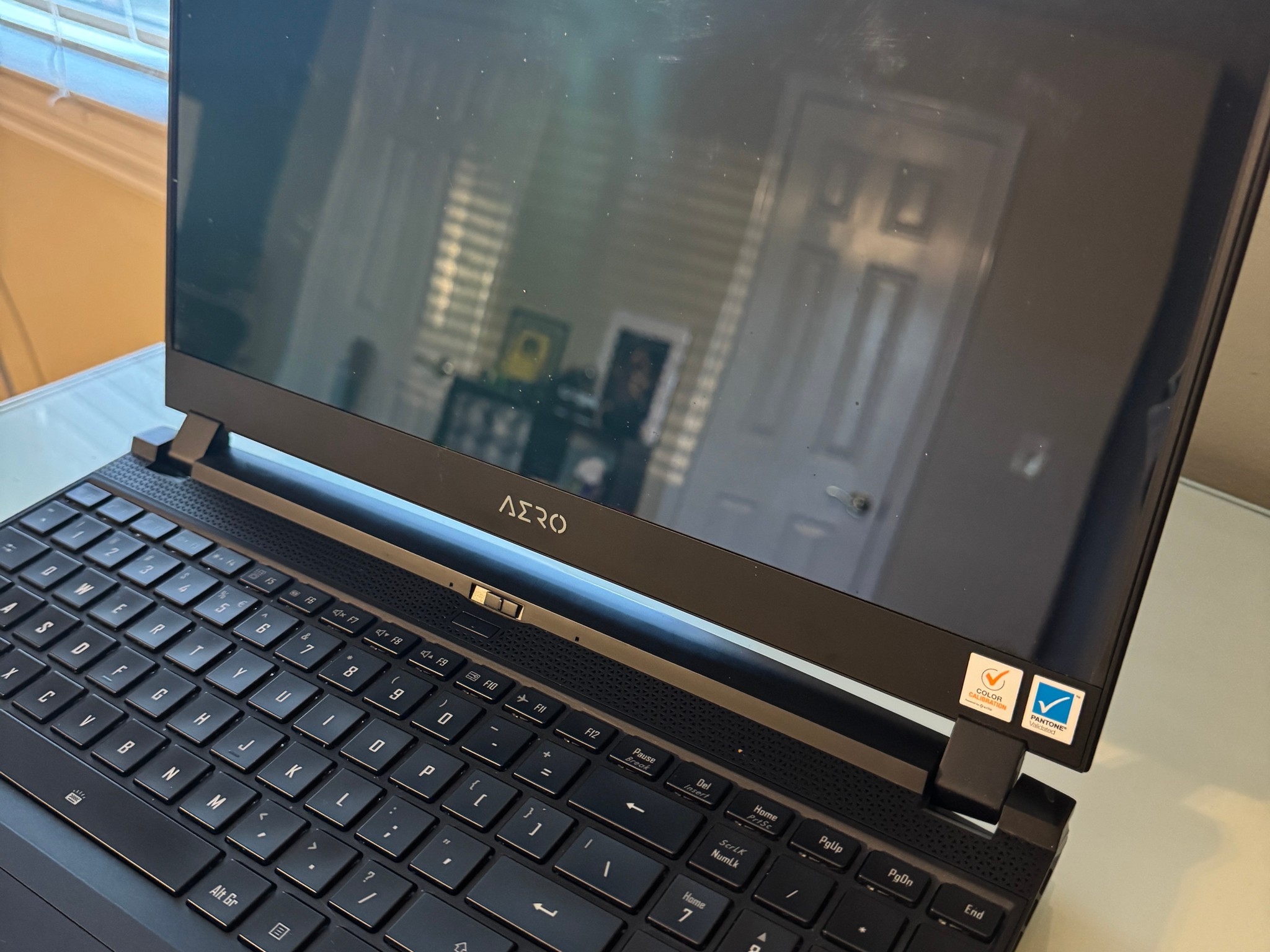 GIGABYTE Aero 15.6" 4K OLED Laptop - Intel Core i7-11800H - 16GB - NVIDIA GeForce RTX 3060 1TB SSD