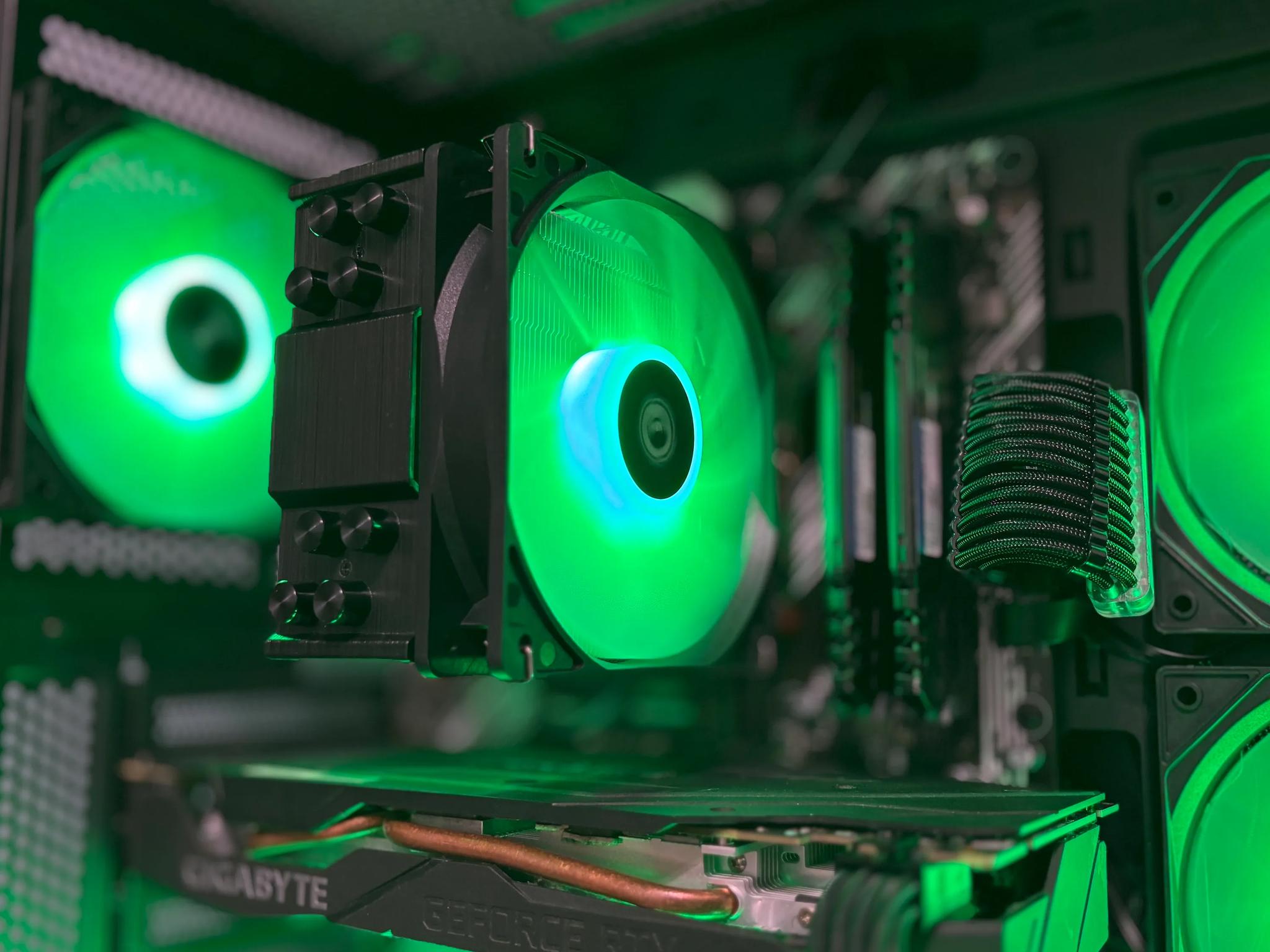 Fish Tank RTX Gaming PC