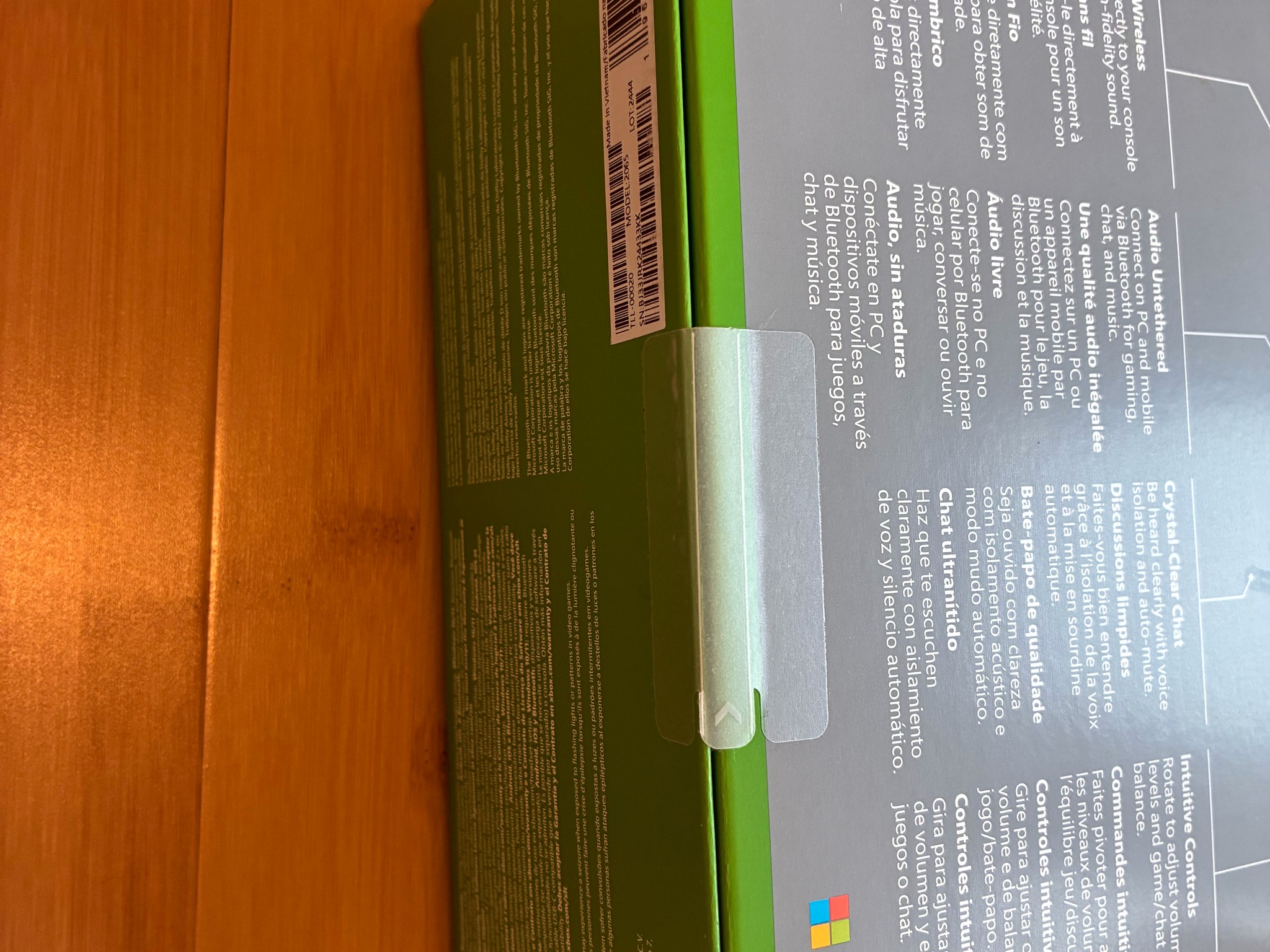1TB Xbox Series X - White + Headphones