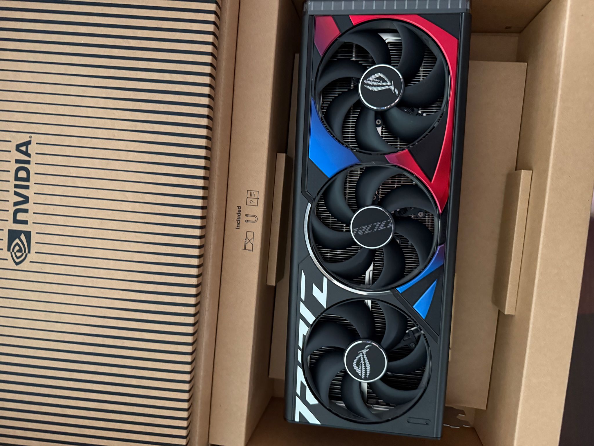 4090 strix