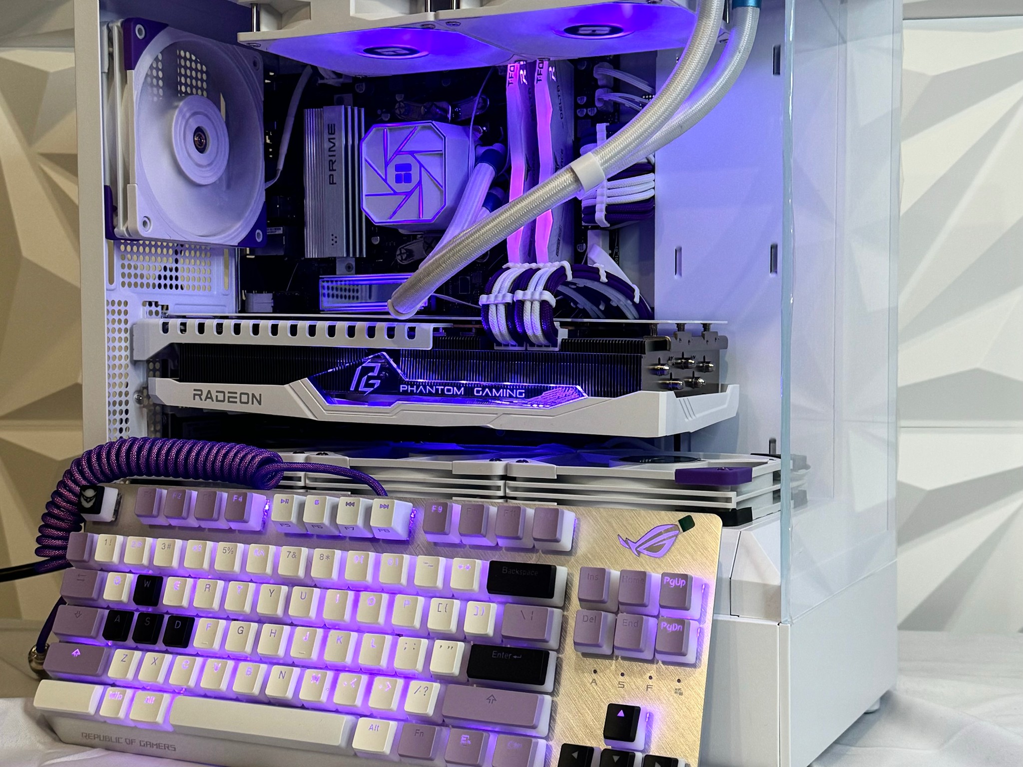 🐰🔮 | Highend Gaming Pc| 7700, 7900xt, 32gb, 1tb, accessory bundle