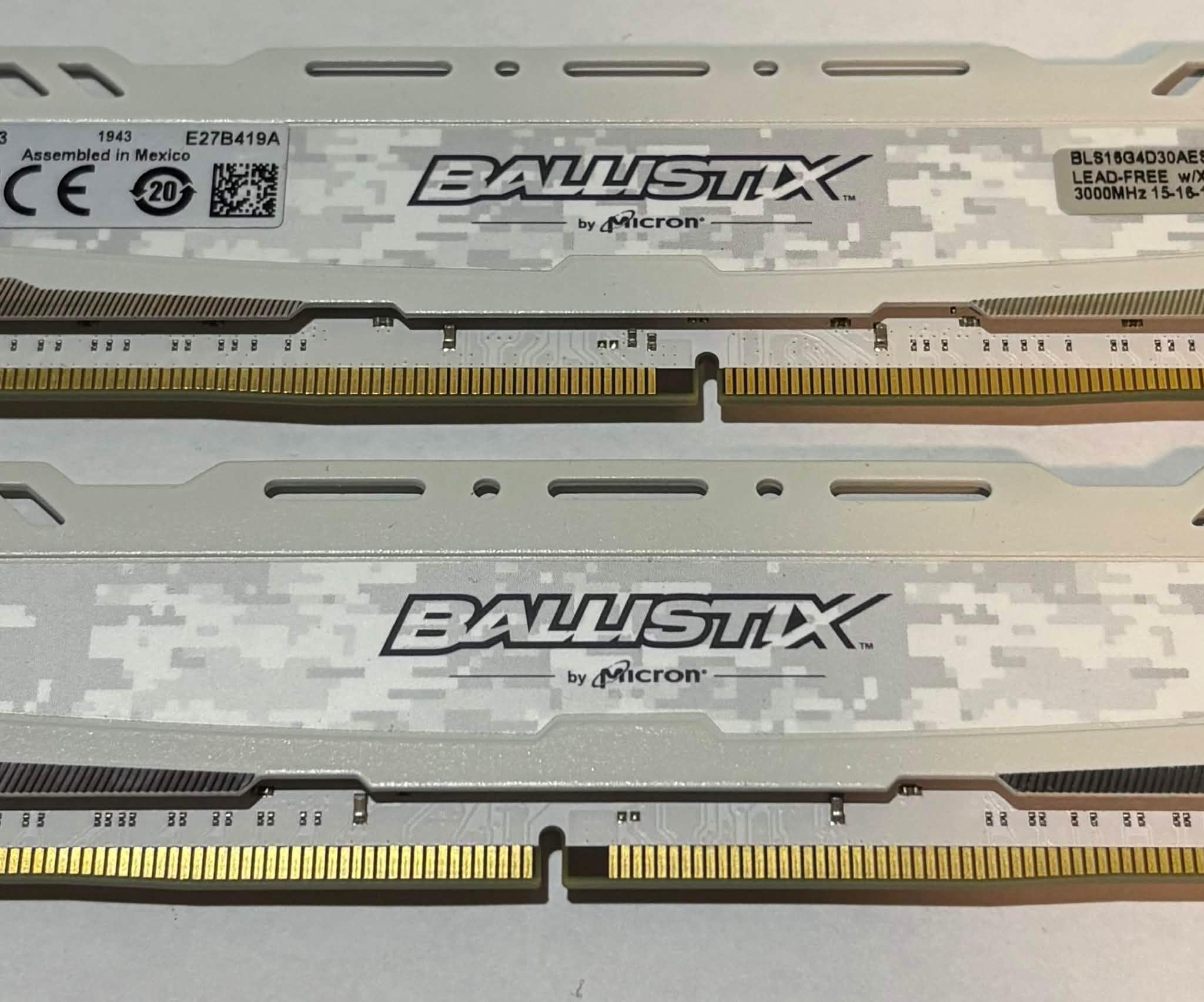 Crucial Ballistix Sport LT 32GB (2x16GB) DDR4-3000 CL15 White Digital Camo RAM Kit