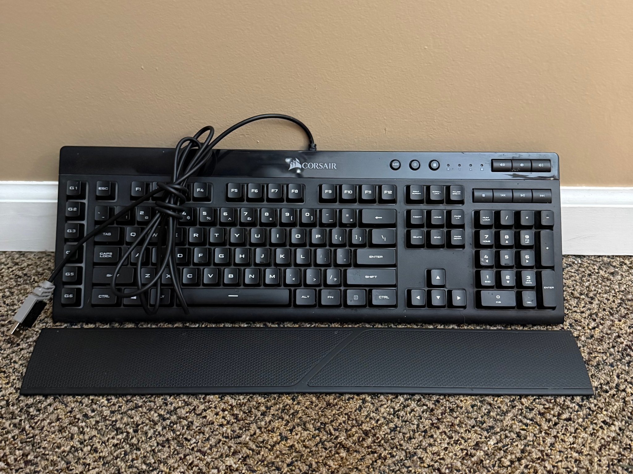 CORSAIR K55 RGB Keyboard and Corsair Harpoon Mouse Bundle