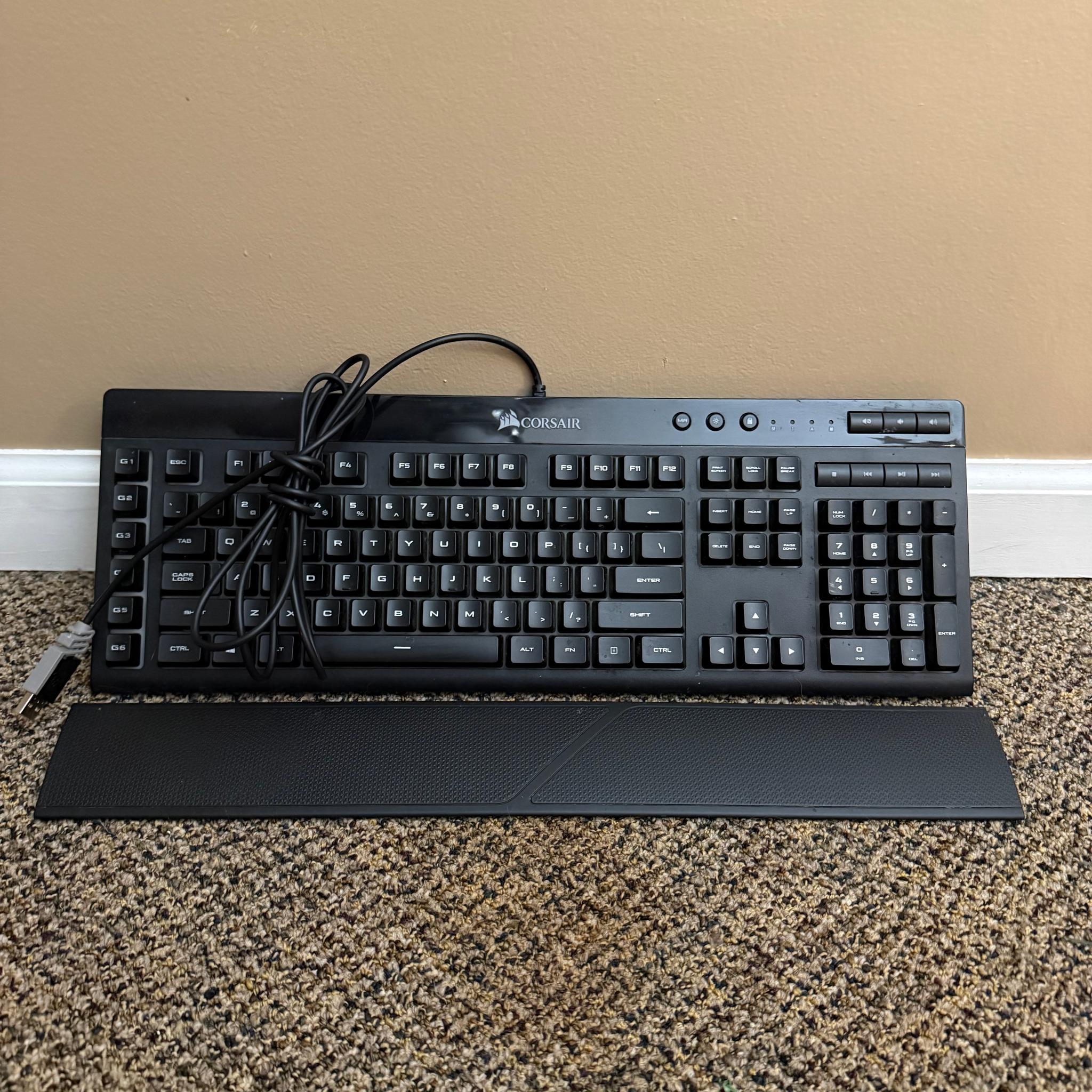 CORSAIR K55 RGB Keyboard and Corsair Harpoon Mouse Bundle