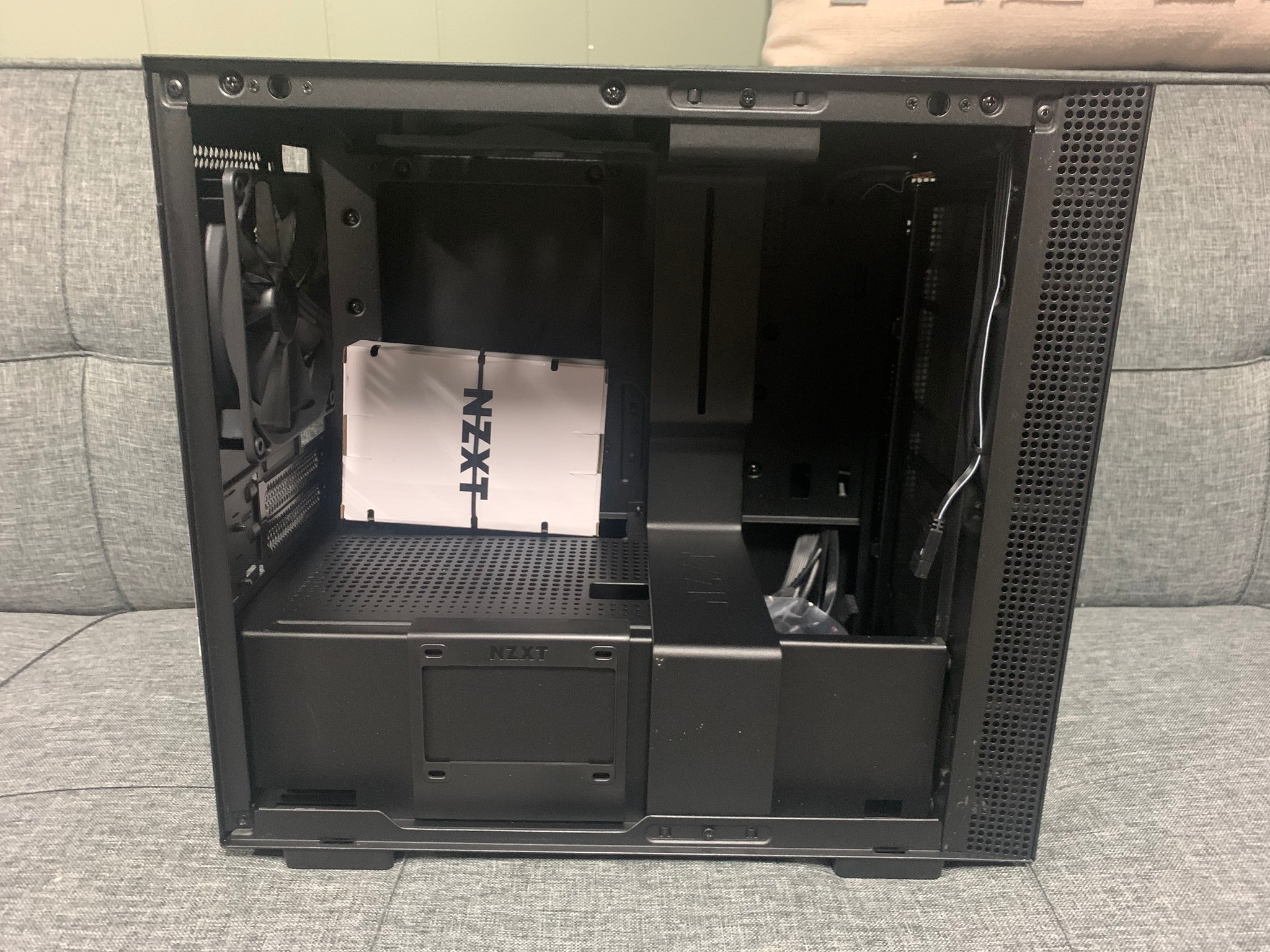 NZXT H210i Mini ITX Case (NEW)