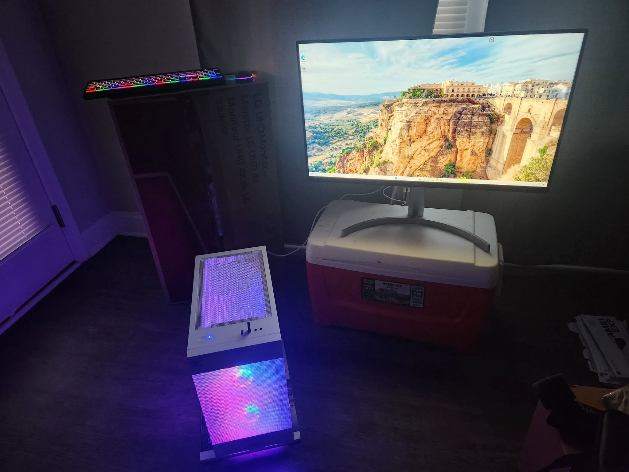 LG 32" UHD 4K FreeSync Monitor