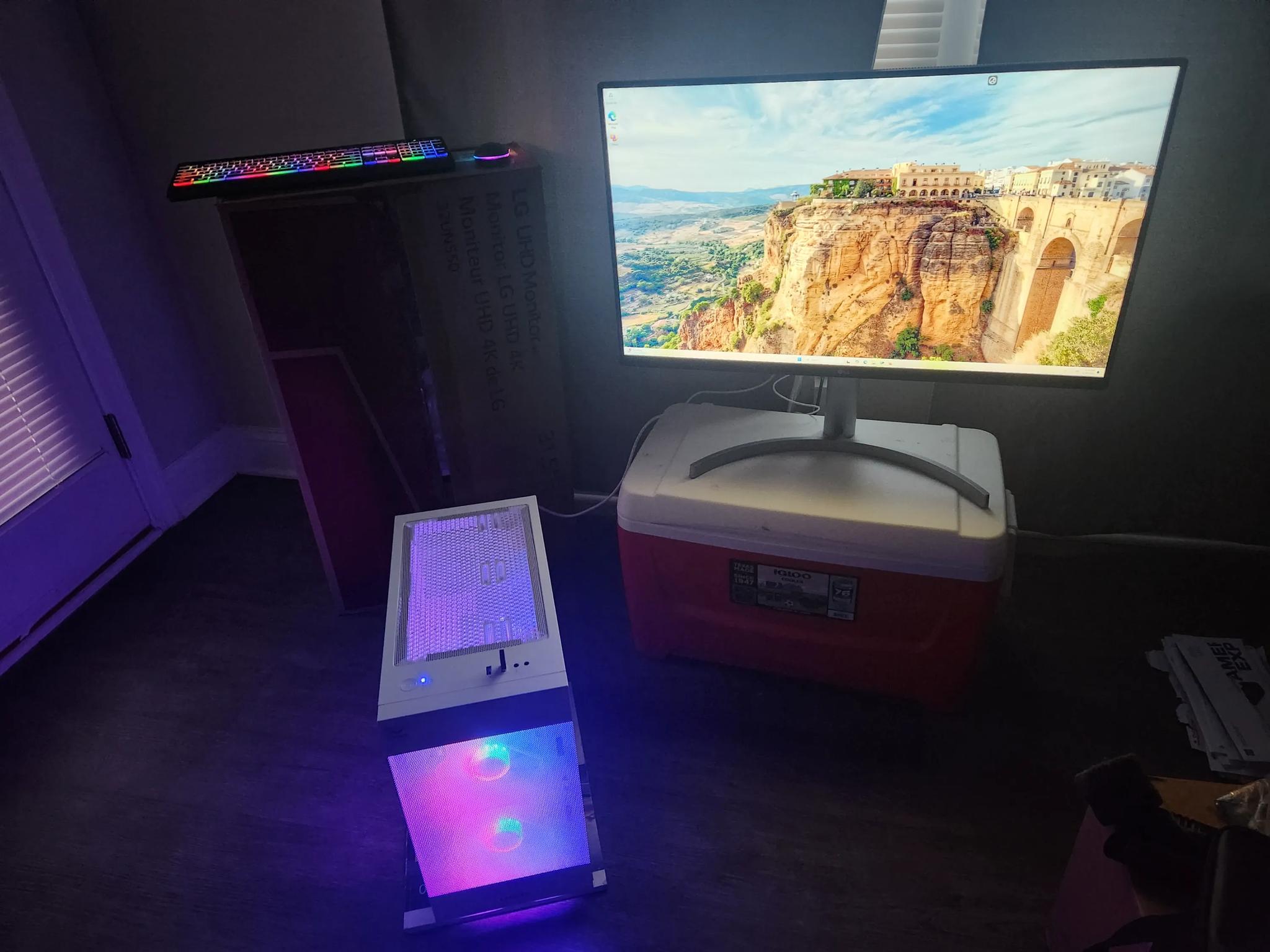 LG 32" UHD 4K FreeSync Monitor