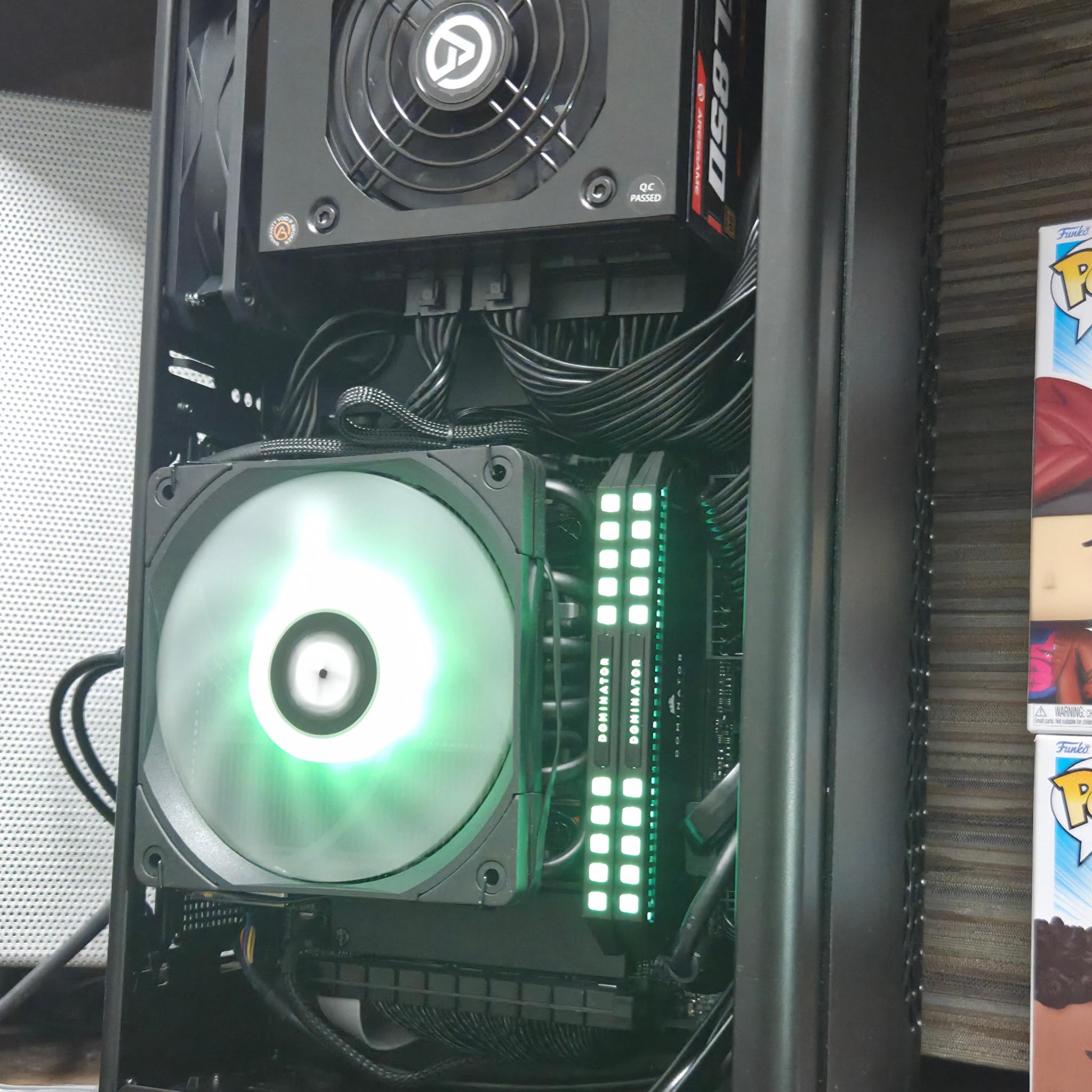 UDGX Shadowstrike RX 6800 - ARGB Stealth ITX