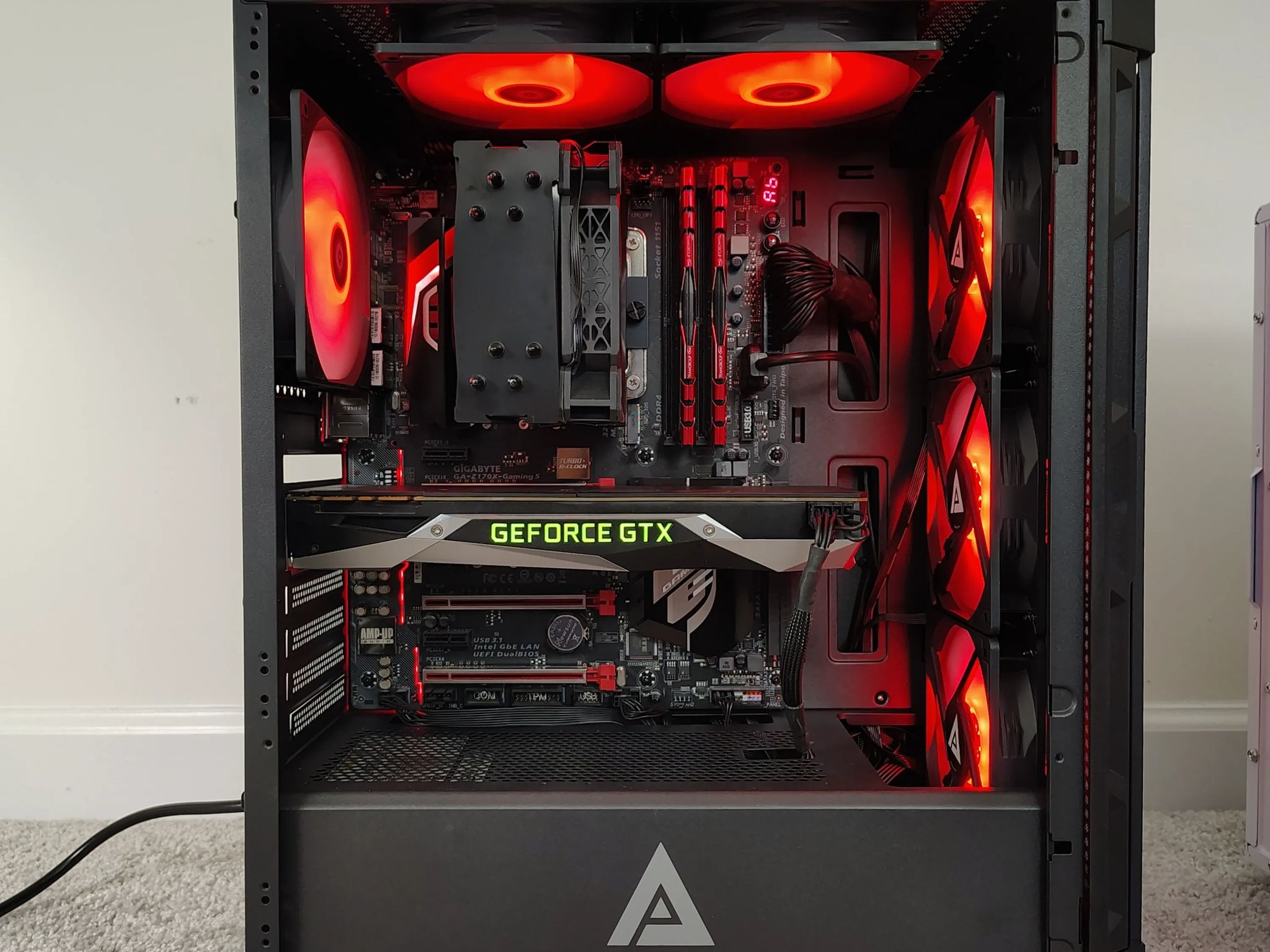 [SALE-$30 OFF]𝓕𝓞𝓤𝓝𝓓𝓡𝓨| GTX 1070 FE, i7-6700k, 16GB RAM, 1TB SSD Gaming PC 1440p - GLACIAL