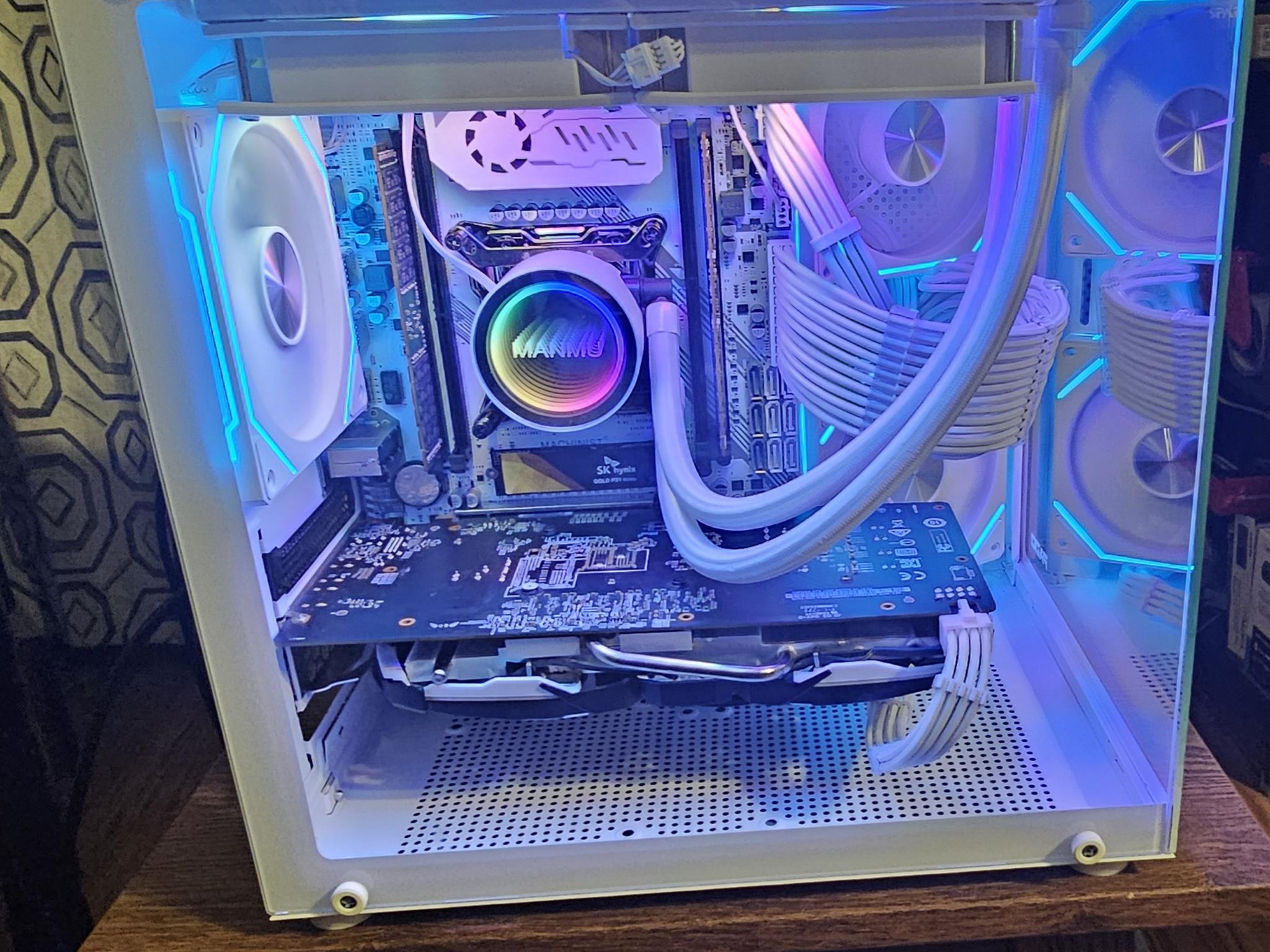 Fresh White build! Budget Gaming PC