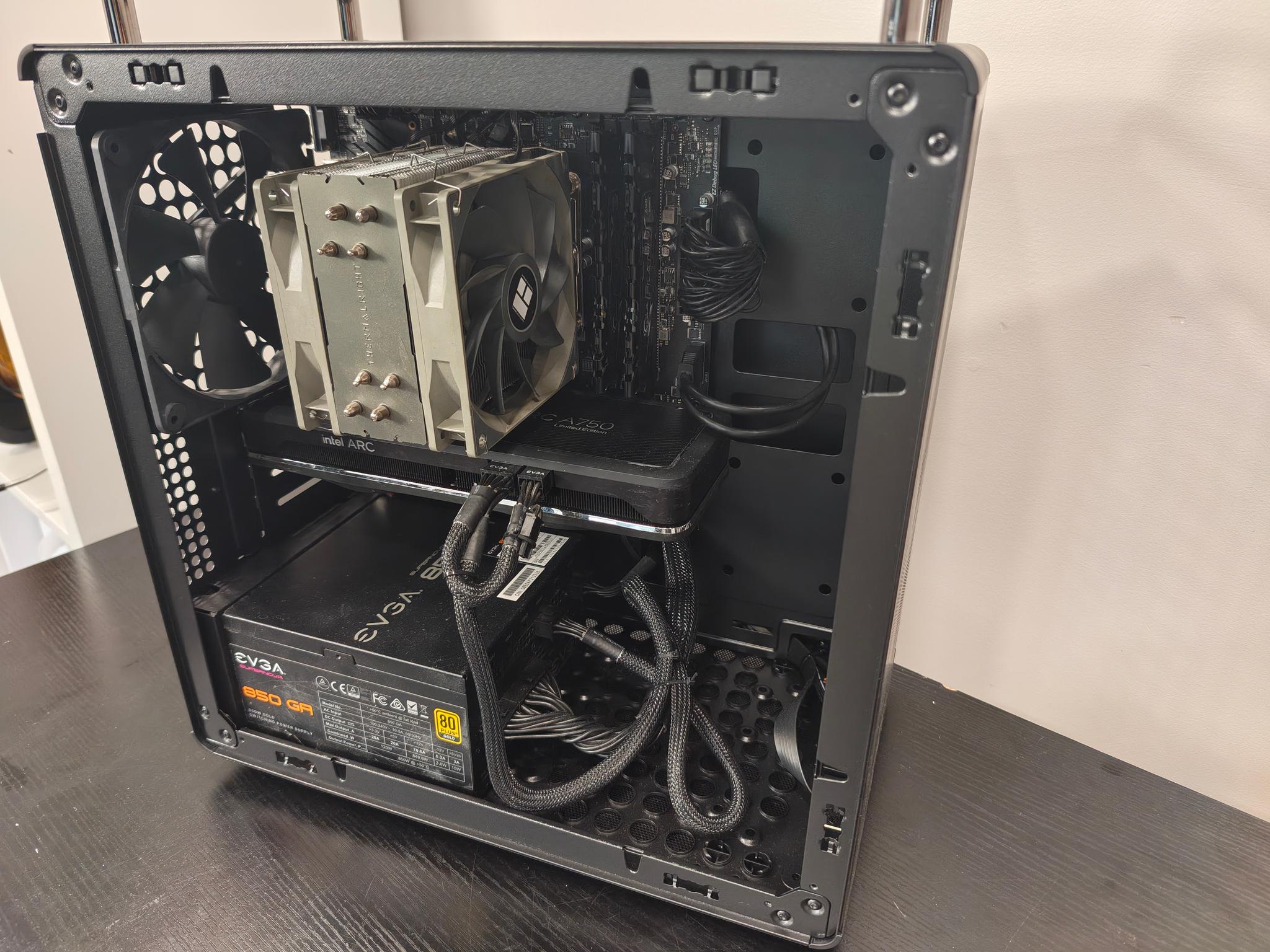 THE BLUE CUBE, fantastic value 1440P gaming pc equipped with FRAME GEN