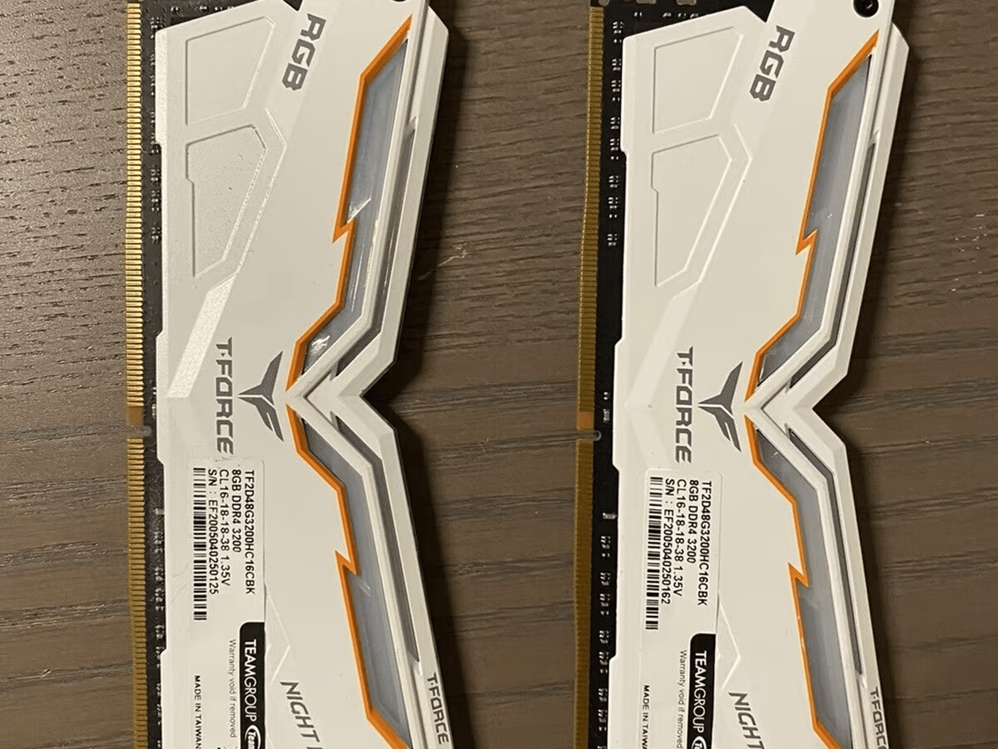 UNTESTED TeamForce NightHawk White RGB RAM 16GB 8X2 3200 MHZ UNTESTED LIQUDATION