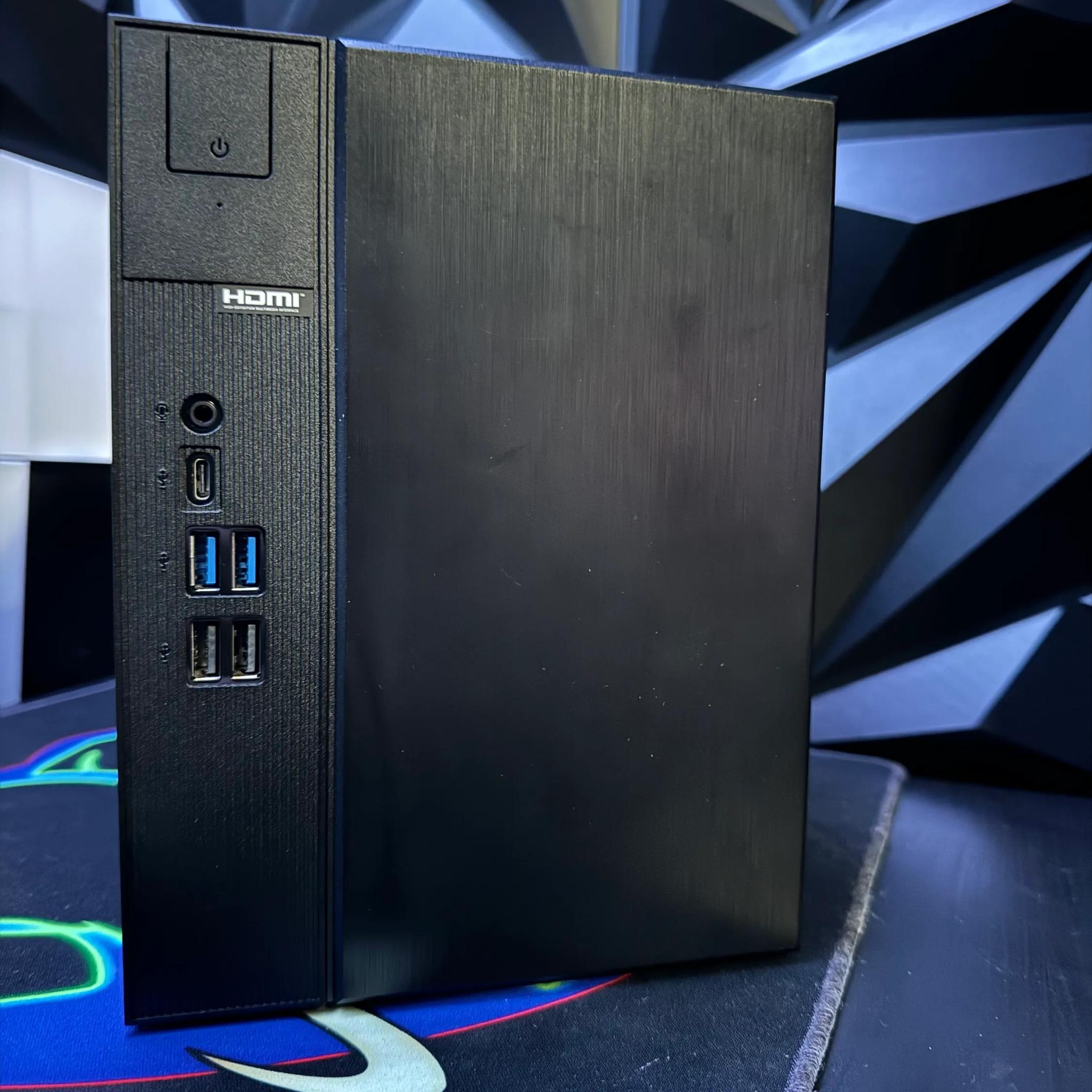 Mini Gaming PC Tusker Mini 4560 Ryzen 4500 RX 6600