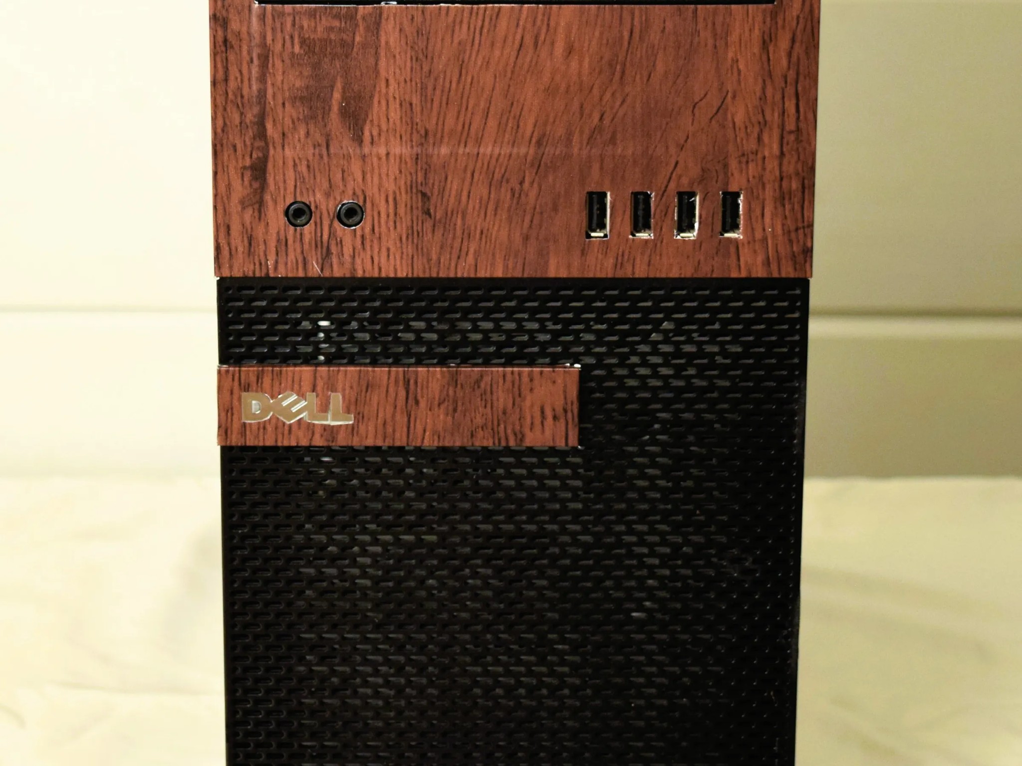 Custom Wood Vinyl Budget E-Sports PC | Nvidia GTX 980ti | 1 TB Storage | Intel i7-4790 CPU