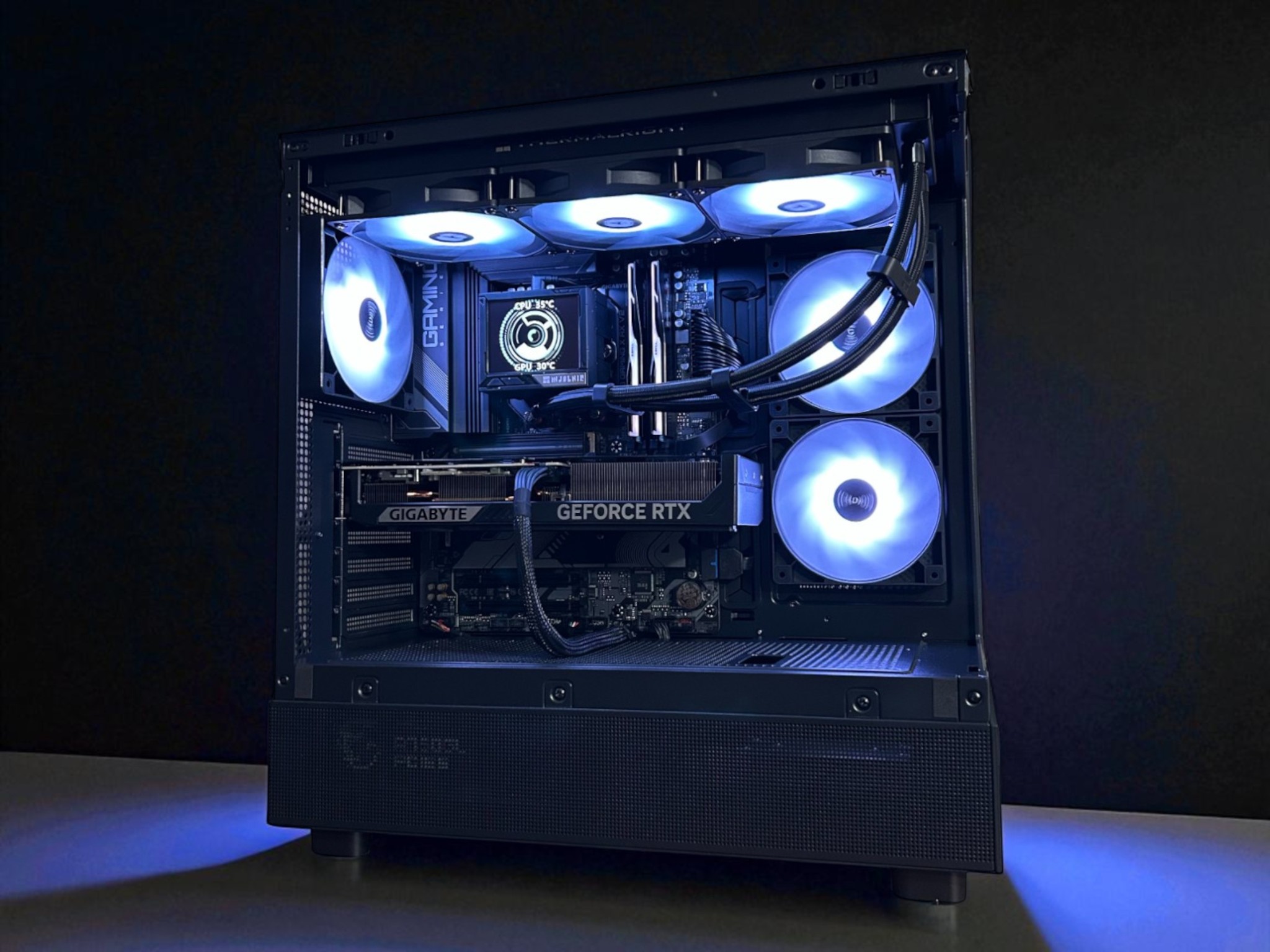 RTX 5070 12GB | Ryzen 7 7700X | 32GB DDR5 6000MT/s | 2TB NVMe | The Wingman RTX V2