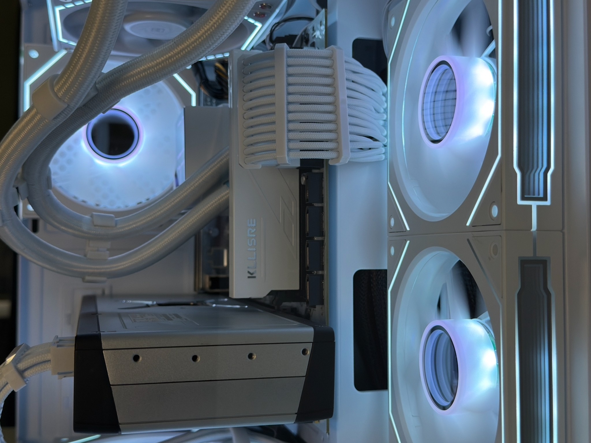 ⚪️WHITEOUT FURY⚪️ 1440p | RX 6800 16GB | RYZEN 5 5600X | 1TB M.2