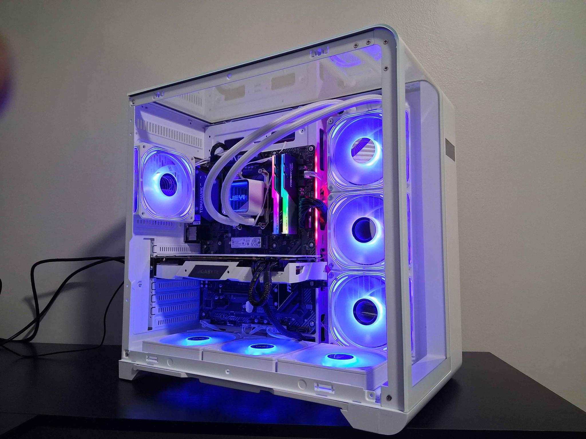 ⚪🟣Gaming PC🟣⚪ Ryzen 5 3600XT / 16GB DDR4 / 2.5TB Storage / GIGABYTE RTX 2070 / WINDOWS 11 / WIFI