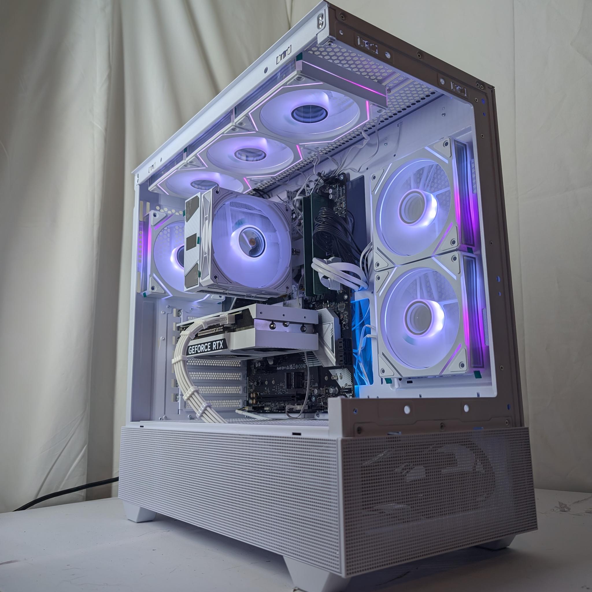 RTX 4070 | RYZEN 5 7600X | 16gb DDR5 | 1TB NVME | ALL WHITE