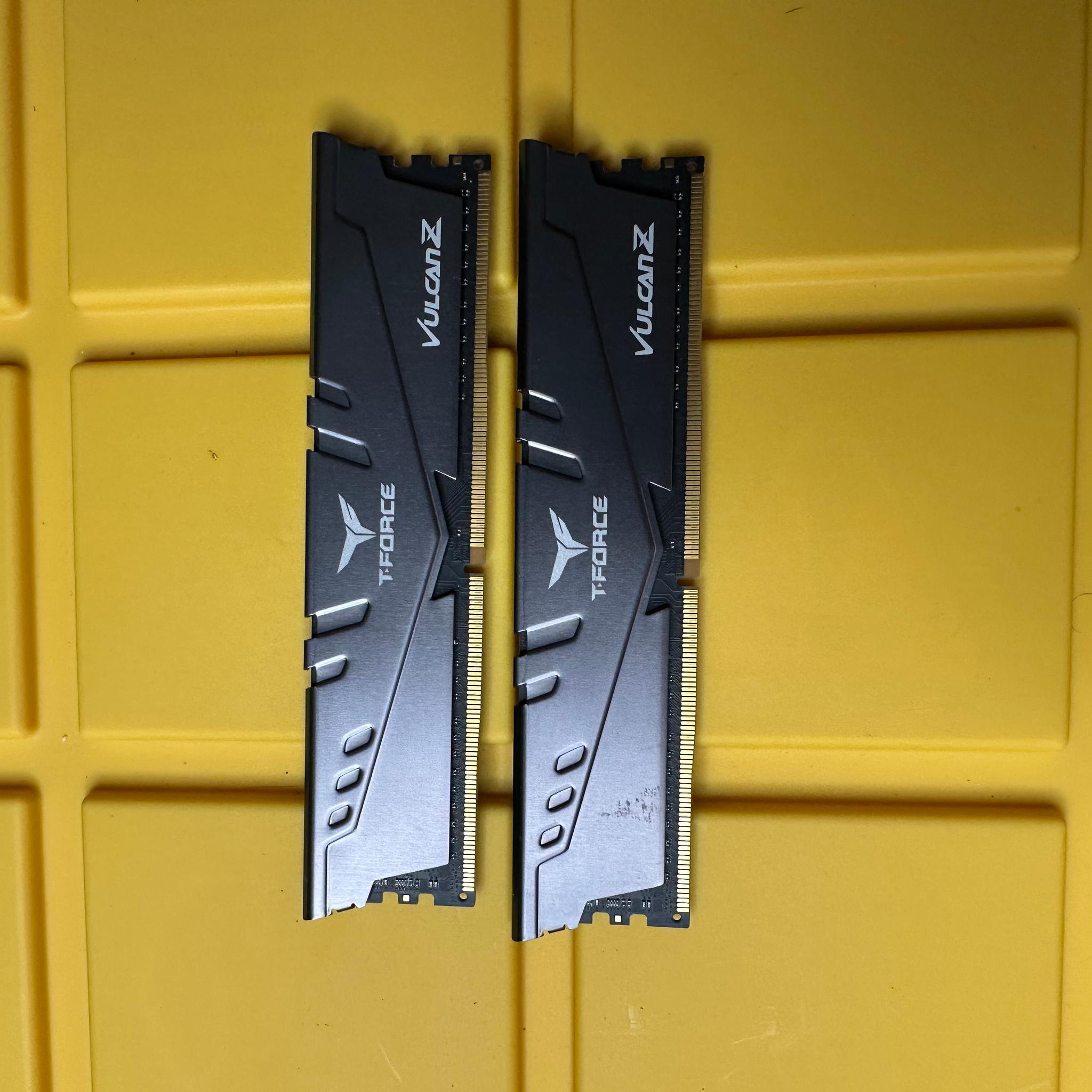 Teamgroup T-Force Vulcan Z 16GB (2x 8GB) DDR4 3000 MHz Gaming Memory, Gray