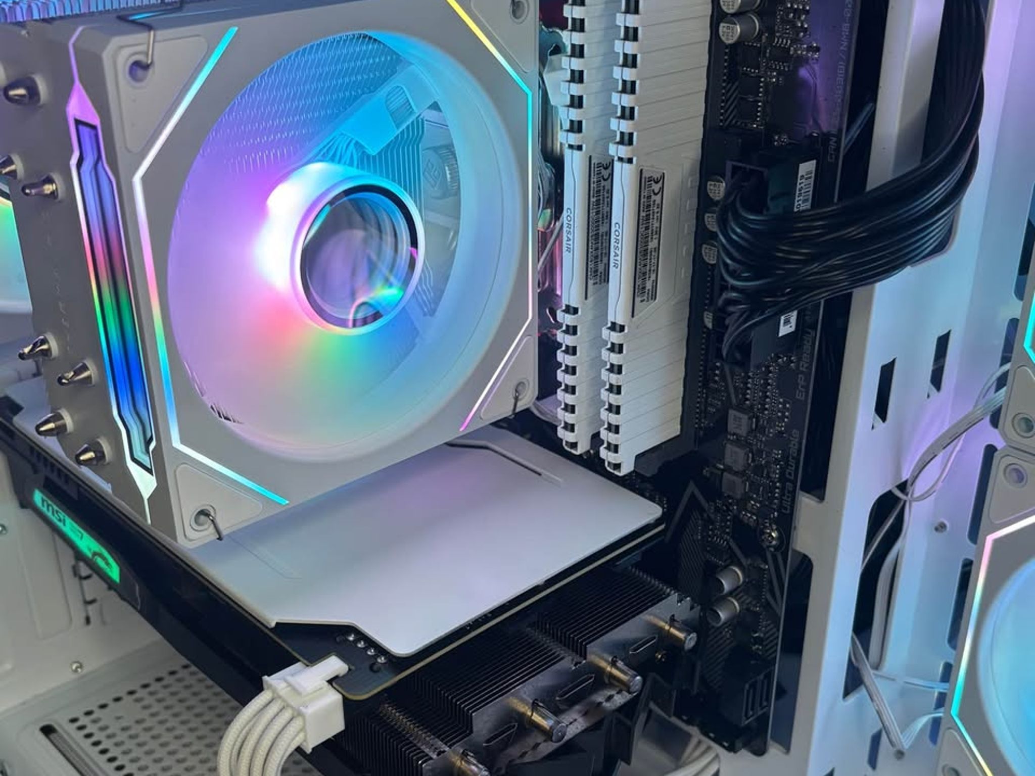 White Gaming PC (RTX 2060 6GB + AMD Ryzen 5 3600 + 16GB DDR4 + SSD)