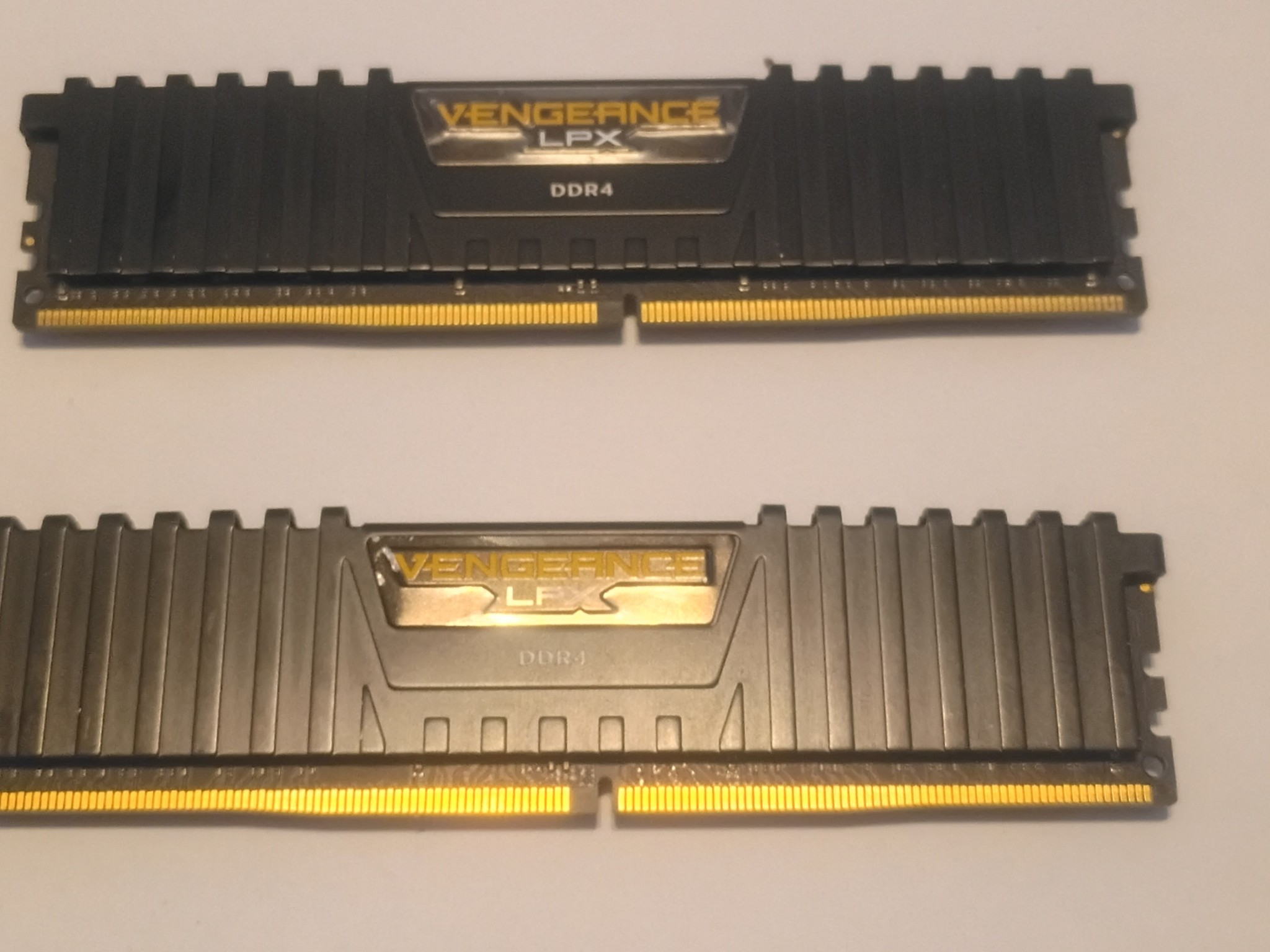 Corsair Vengeance LPX 32GB (2x16GB) DDR4 2666MHz CL16 – Tested & Working